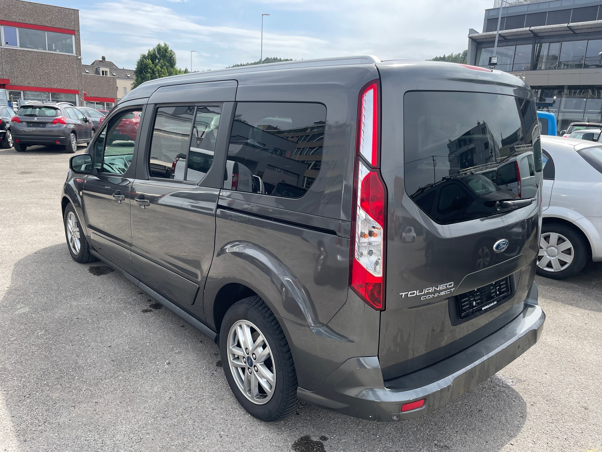 FORD Grand Tourneo Connect 1.5 EcoBlue Trend Automat-image-4