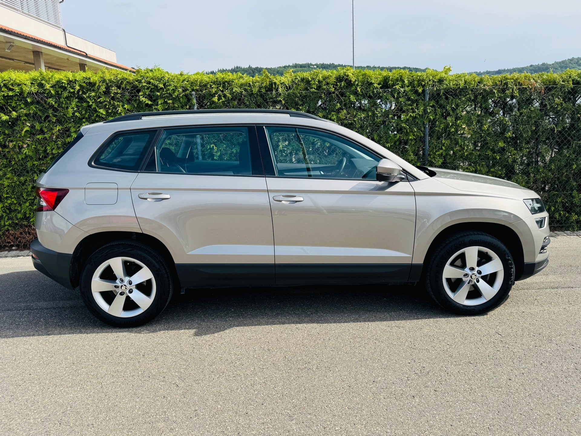 SKODA Karoq 1.0 TSI Ambition DSG-image-6