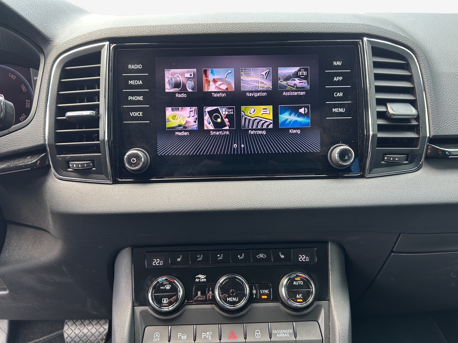 SKODA Karoq 1.5 TSI Style DSG-image-10