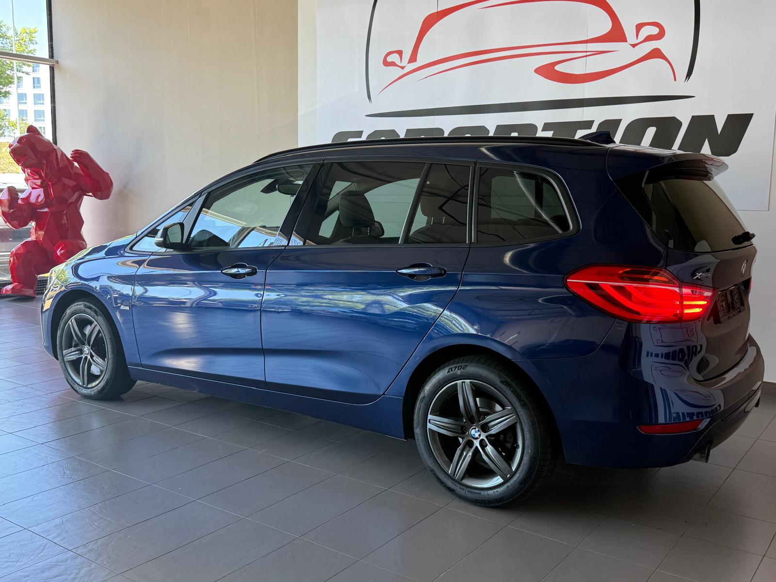 BMW 220d xDrive Gran Tourer Steptronic-image-3