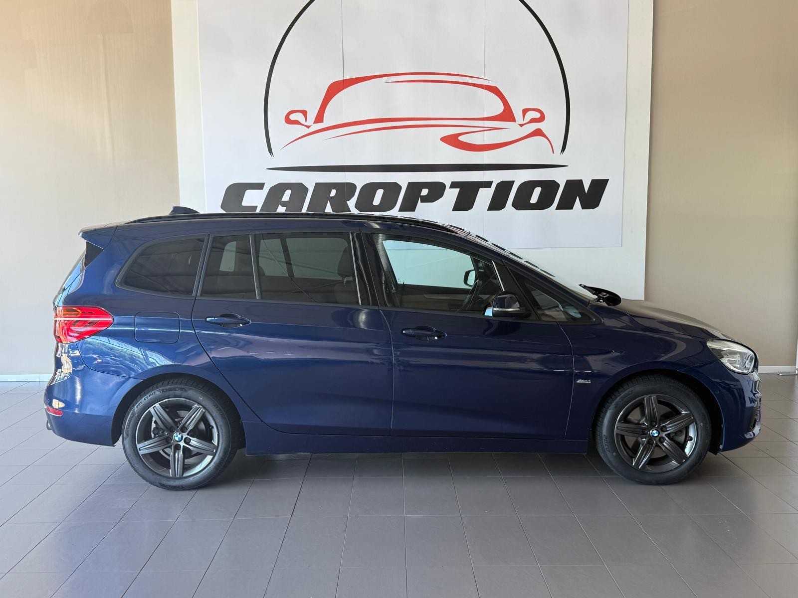 BMW 220d xDrive Gran Tourer Steptronic-image-5