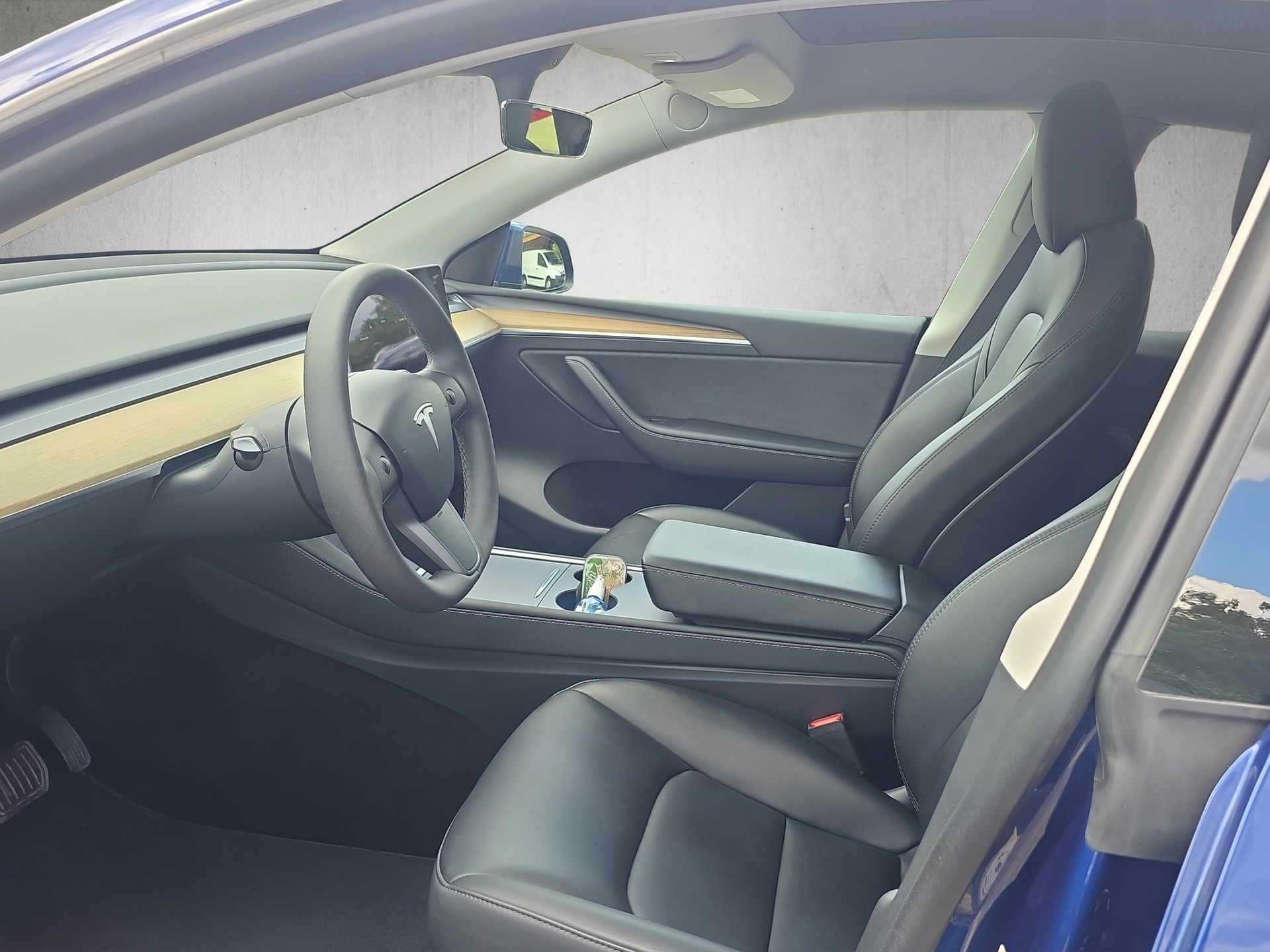 TESLA Long Range D-image-7