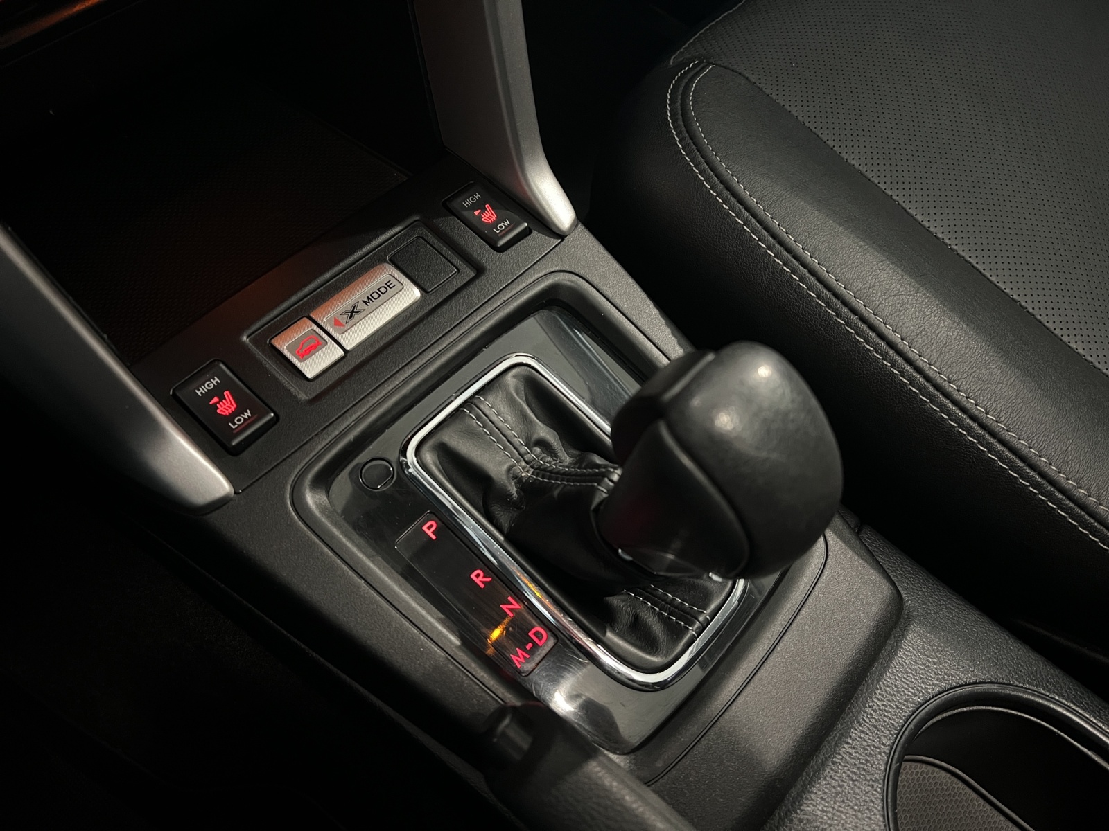 SUBARU Forester 2.0XT Luxury Lineartronic-image-15