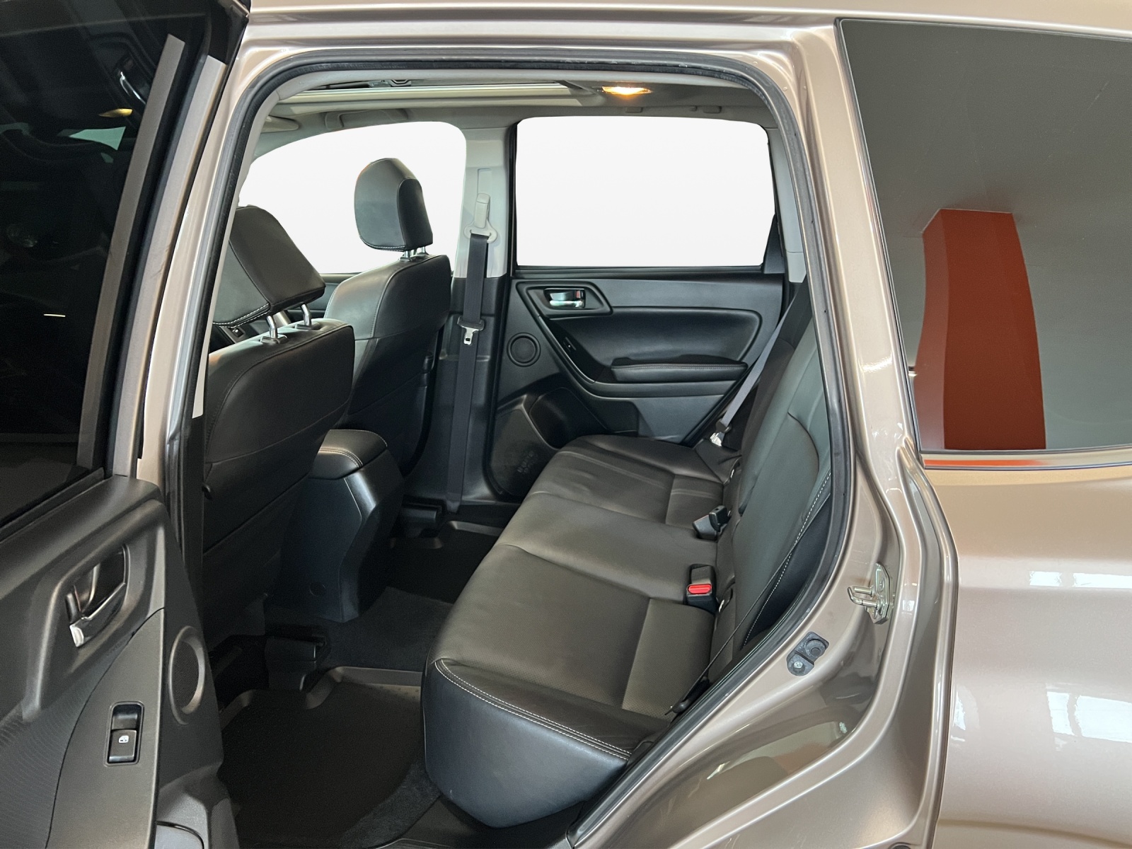 SUBARU Forester 2.0XT Luxury Lineartronic-image-12