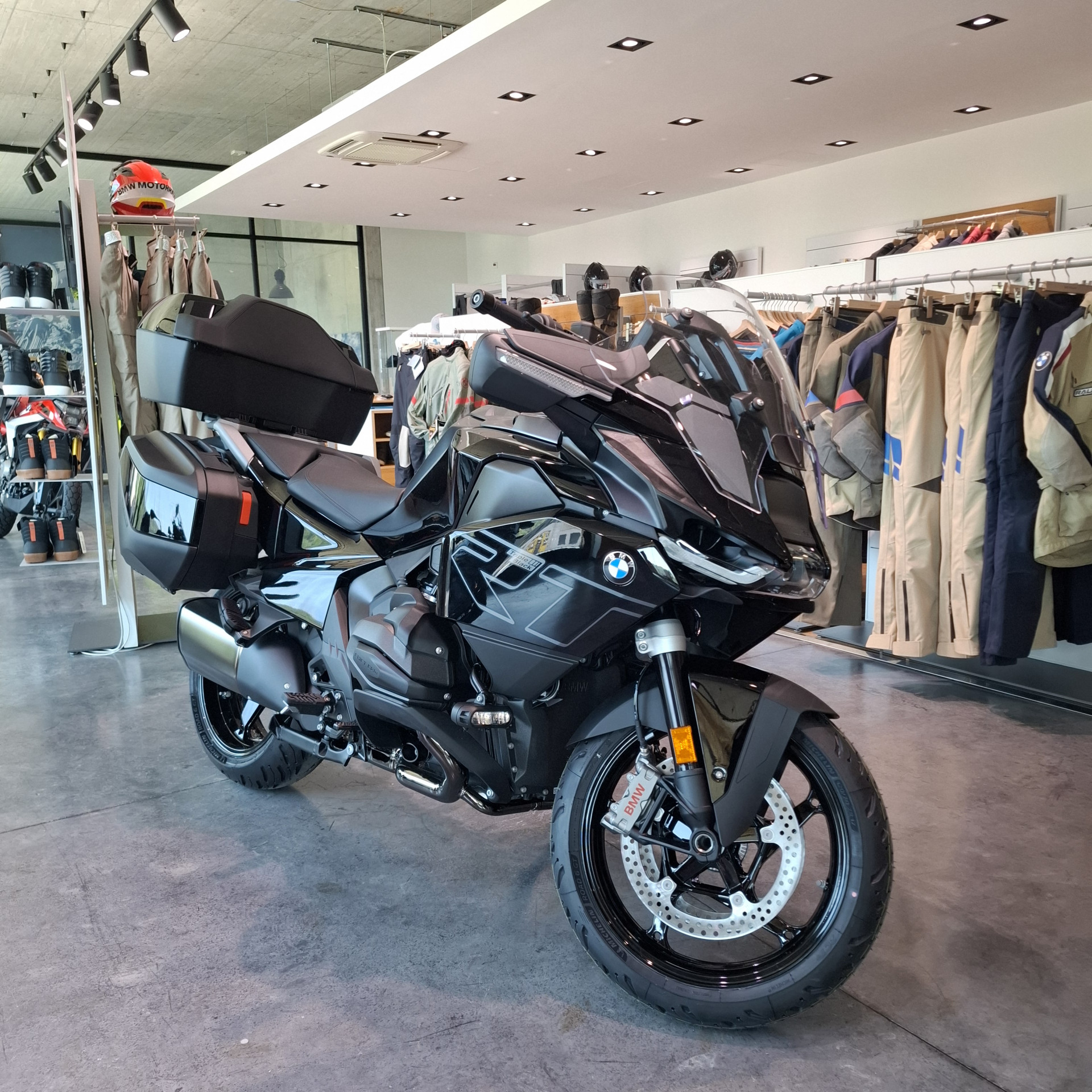 BMW R 1300 RT Triple Black