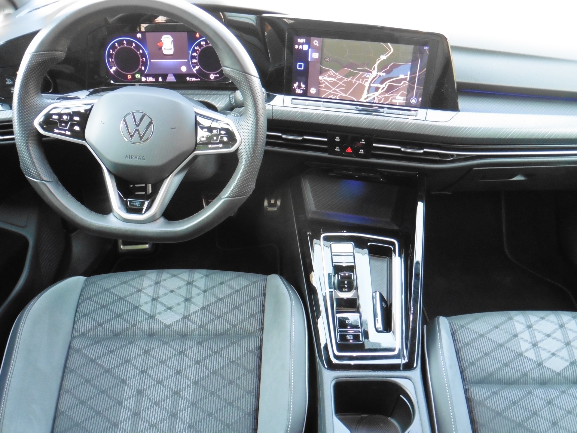 VW Golf 1.5 eTSI mHEV ACT R-Line DSG-image-15