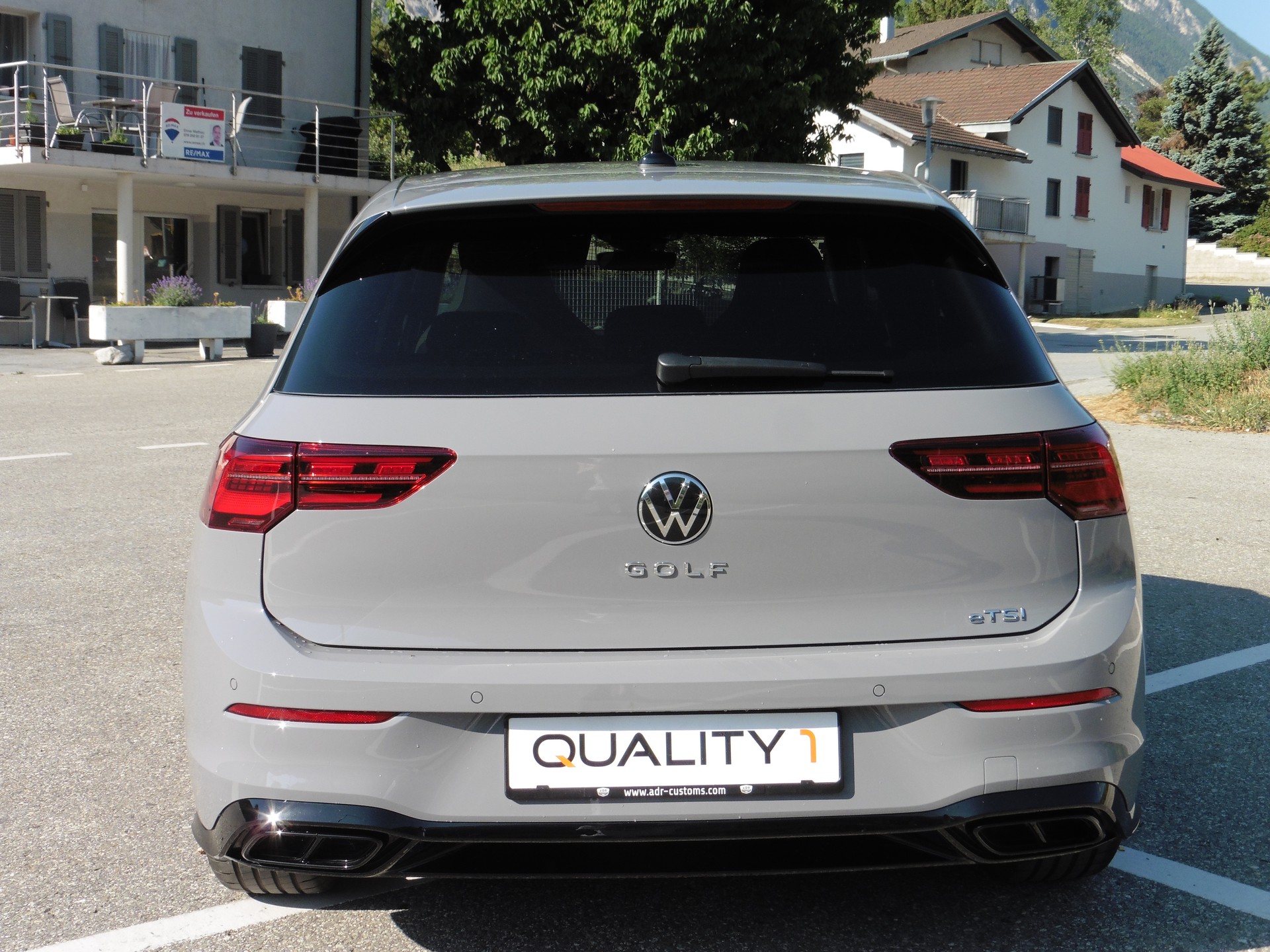 VW Golf 1.5 eTSI mHEV ACT R-Line DSG-image-11