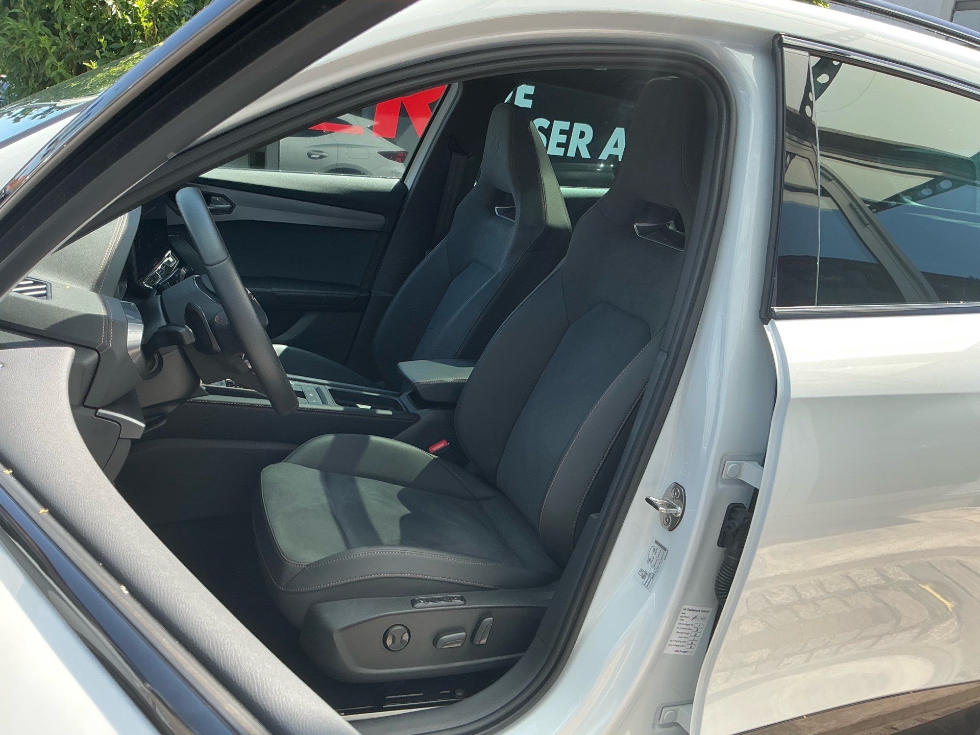CUPRA Formentor VZ 2.0 TSI 333PS 4Drive *** PANORAMADACH & 5 JAHRE CUPRA GARANTIE ***-image-7