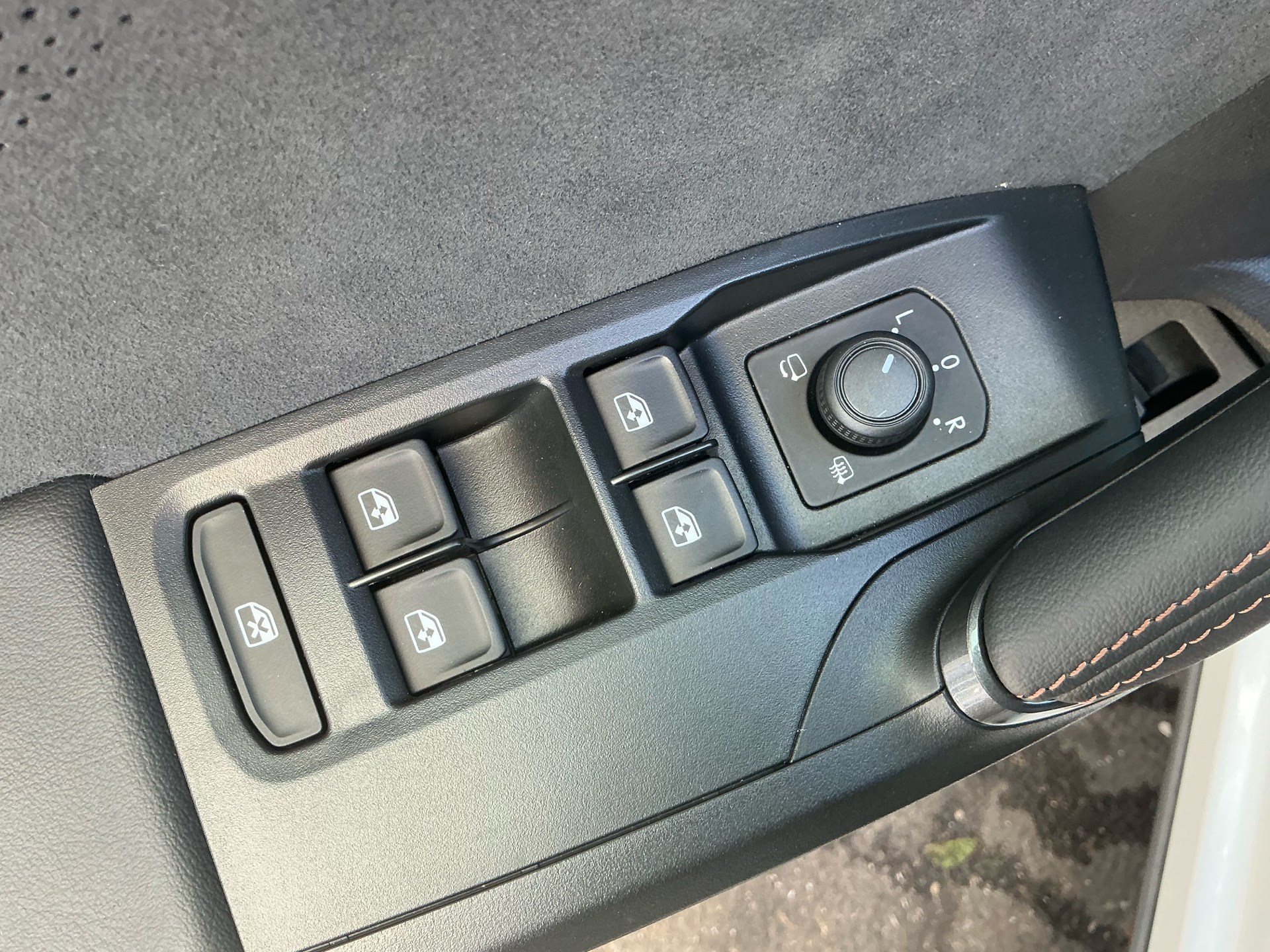 CUPRA Formentor VZ 2.0 TSI 333PS 4Drive *** PANORAMADACH & 5 JAHRE CUPRA GARANTIE ***-image-28