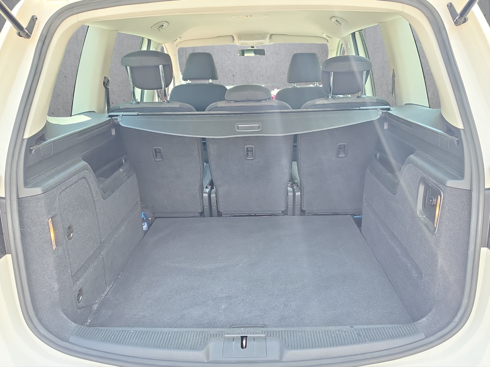 VW Sharan 2.0 TDI BMT Comfortline DSG-image-16