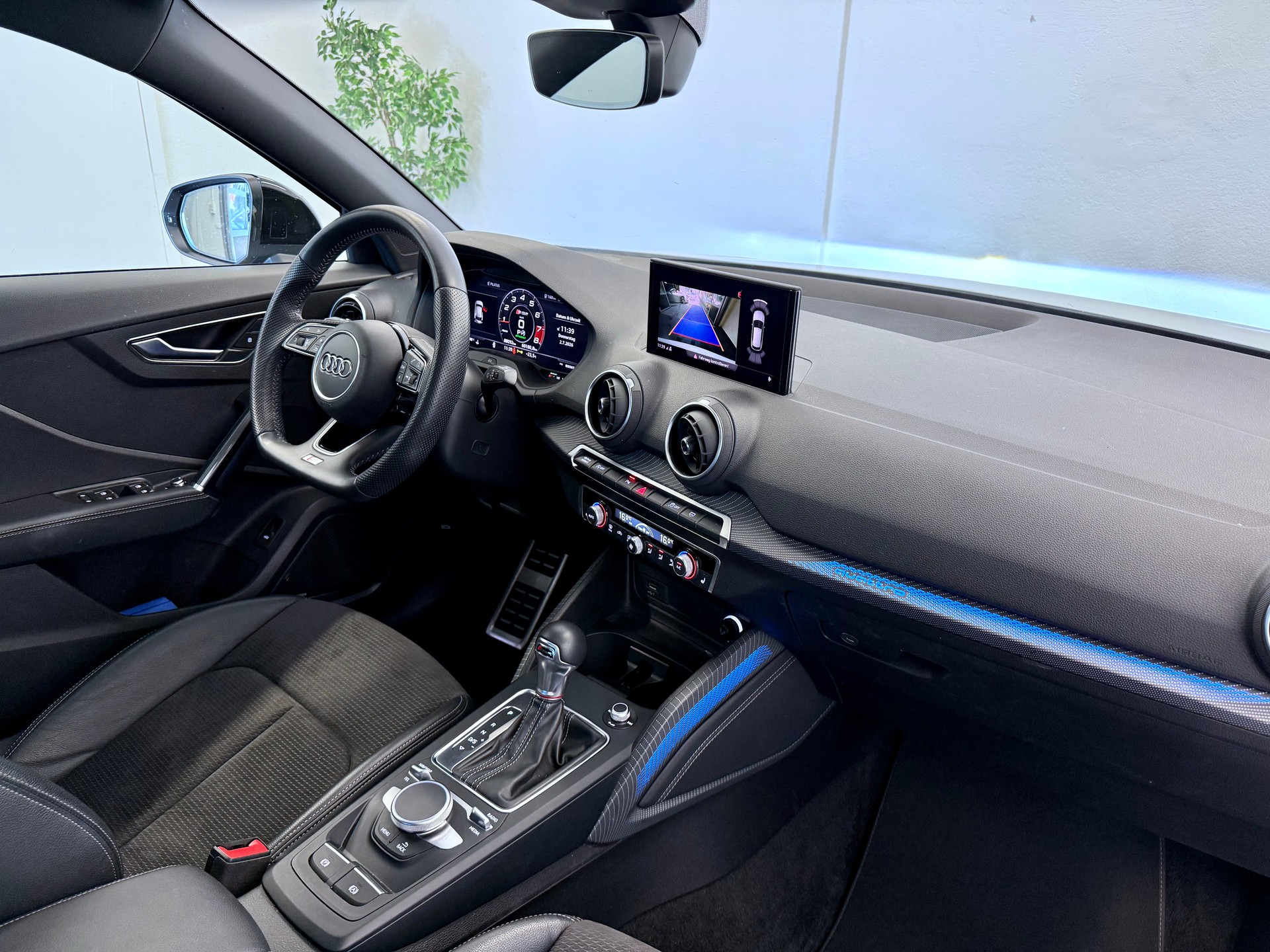 AUDI SQ2 TFSI quattro S-tronic-image-15