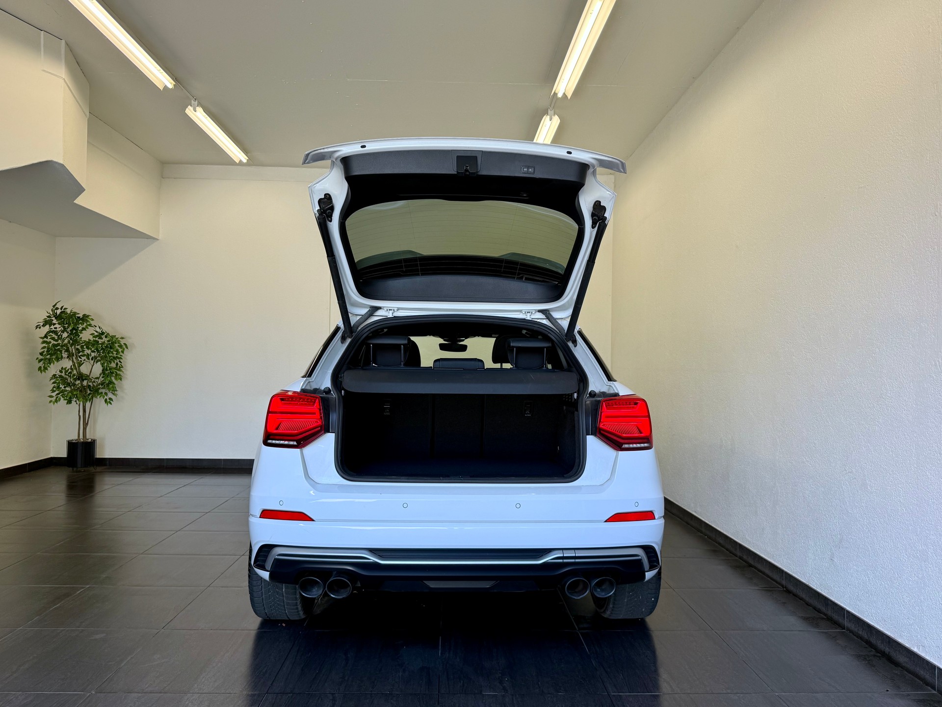 AUDI SQ2 TFSI quattro S-tronic-image-10