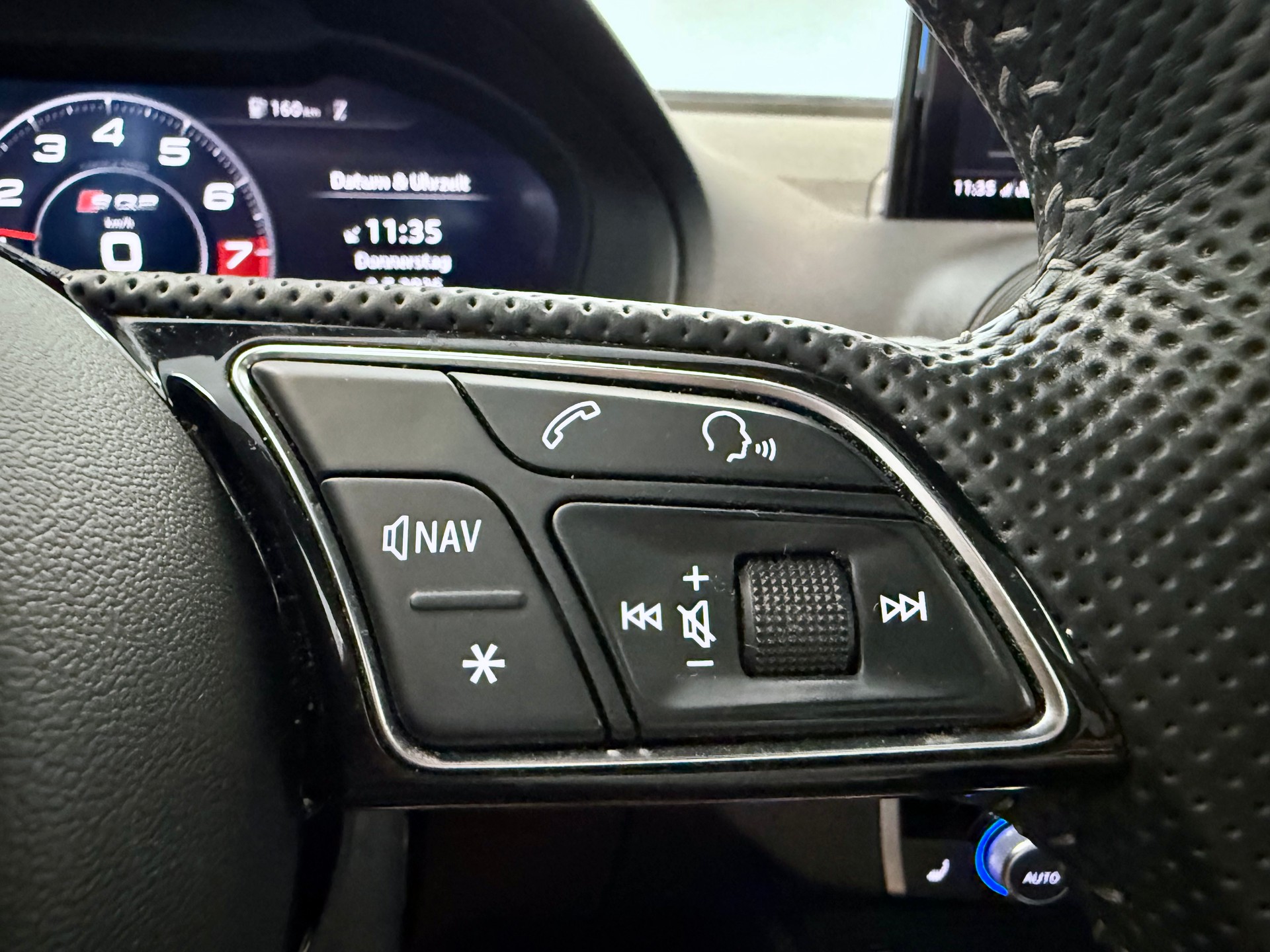 AUDI SQ2 TFSI quattro S-tronic-image-26