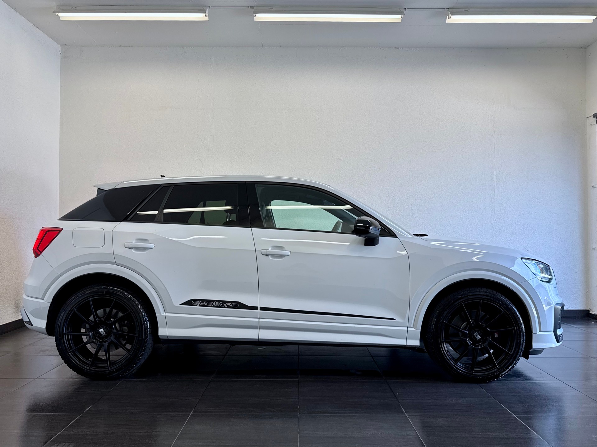 AUDI SQ2 TFSI quattro S-tronic-image-4