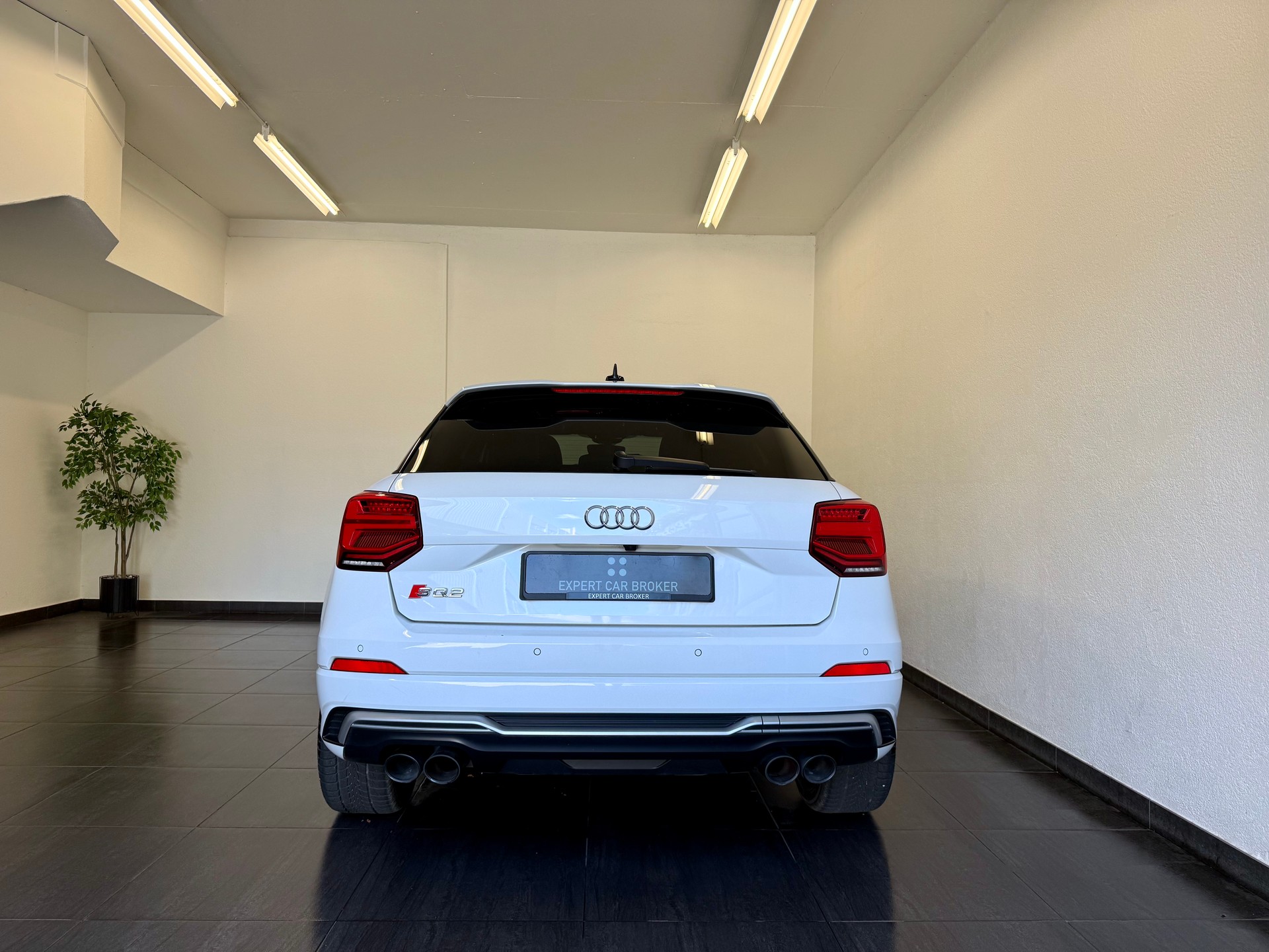AUDI SQ2 TFSI quattro S-tronic-image-9