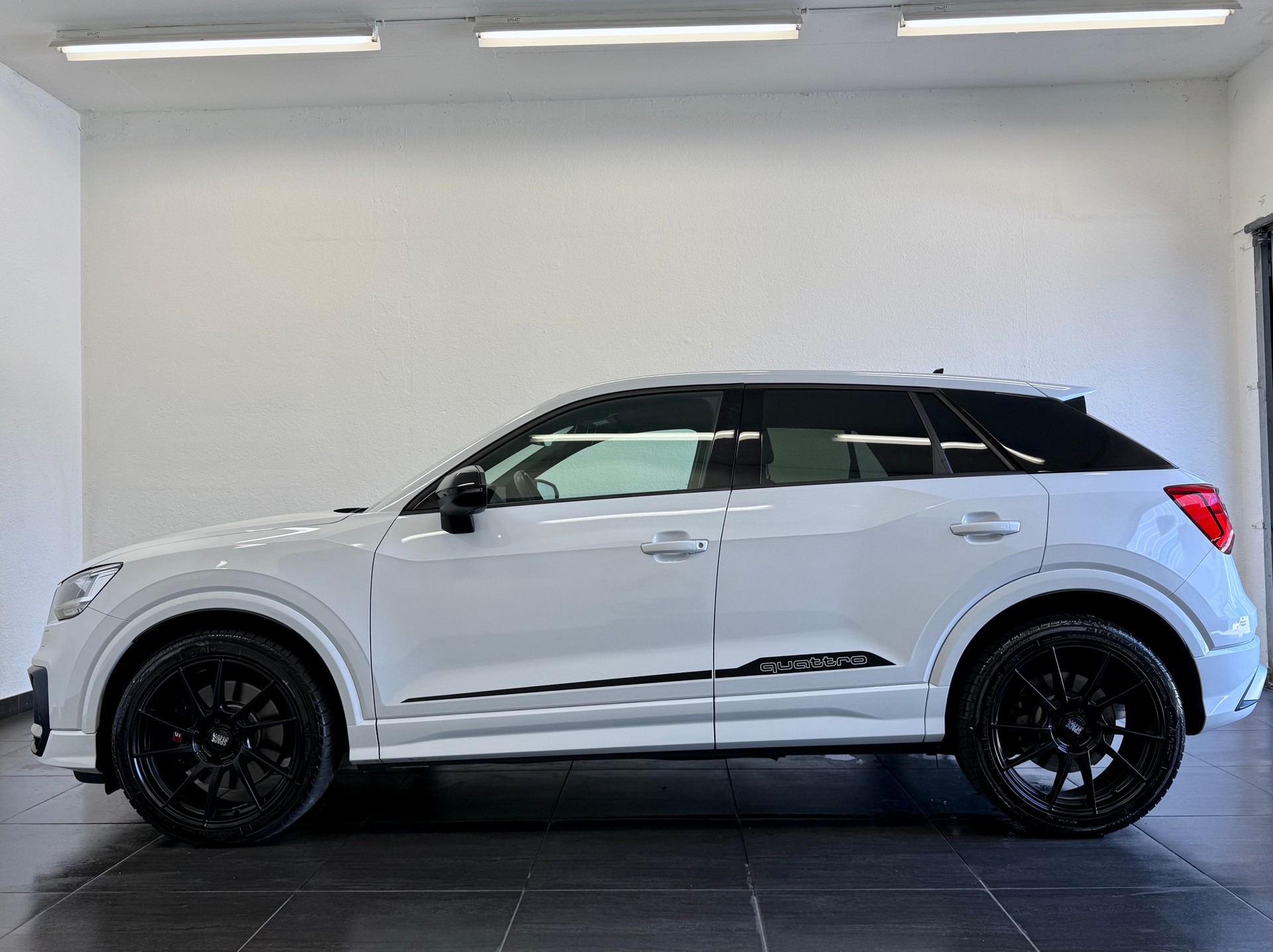 AUDI SQ2 TFSI quattro S-tronic-image-5