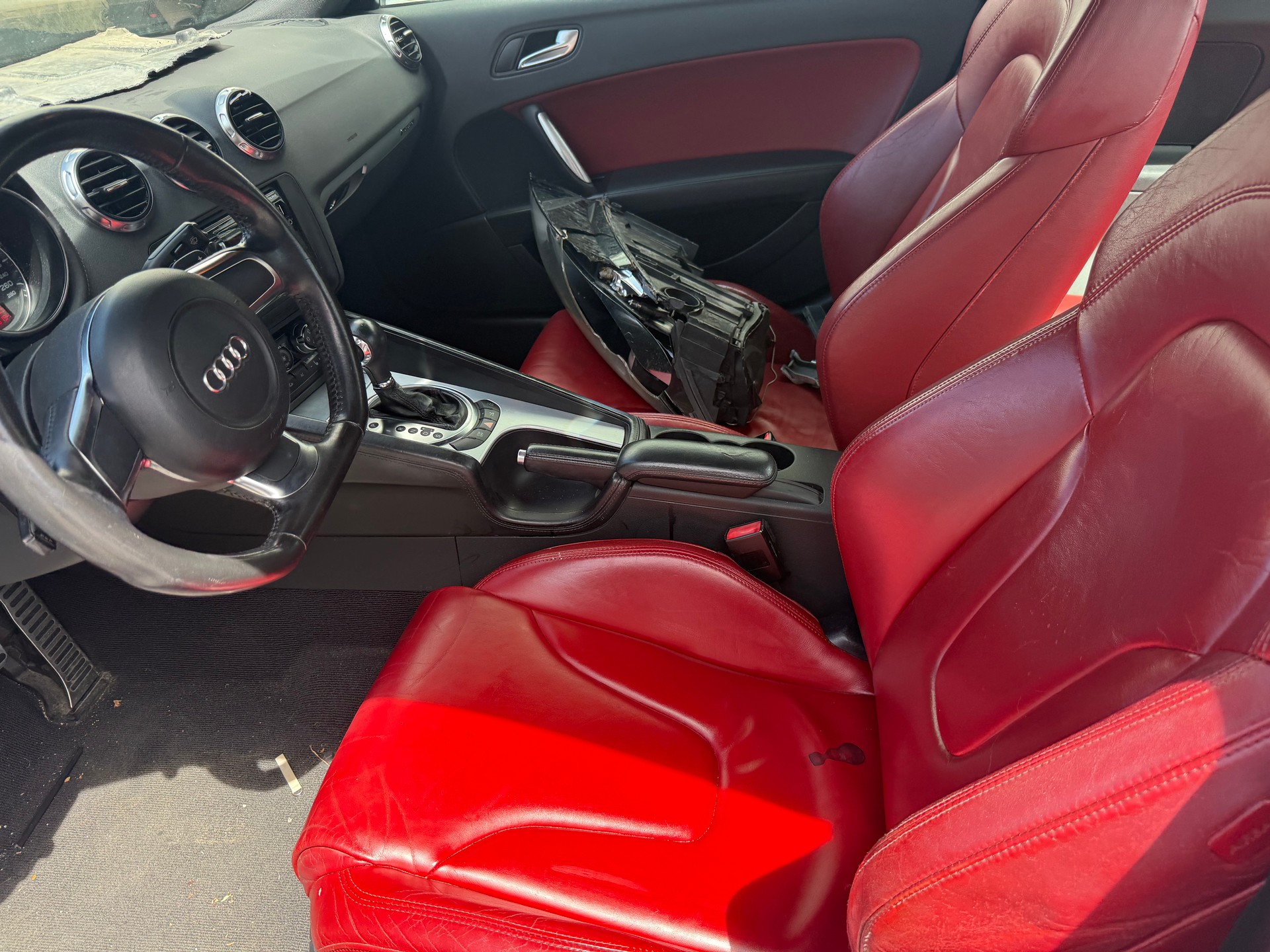 AUDI TT Coupé 3.2 quattro-image-10