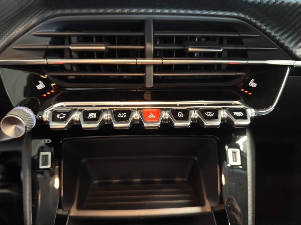 PEUGEOT 208 1.2 PureTech Active Pack-image-12