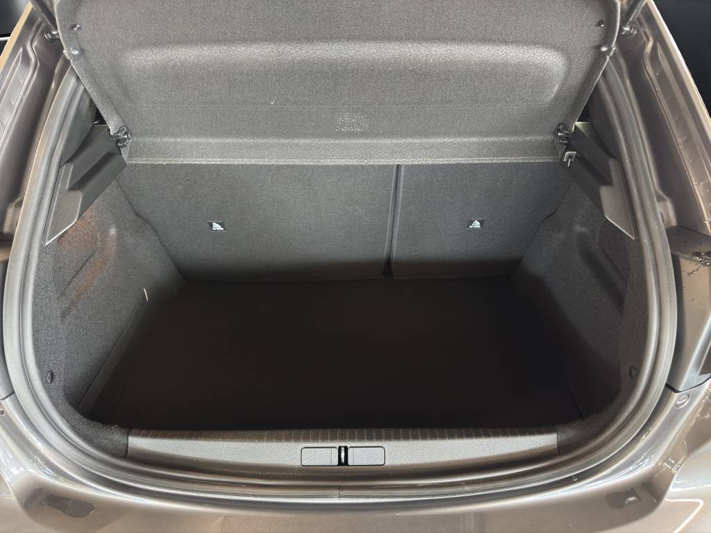 PEUGEOT 208 1.2 PureTech Active Pack-image-11