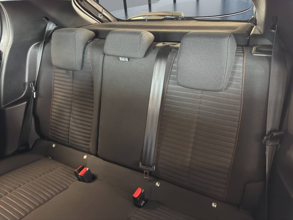 PEUGEOT 208 1.2 PureTech Active Pack-image-8