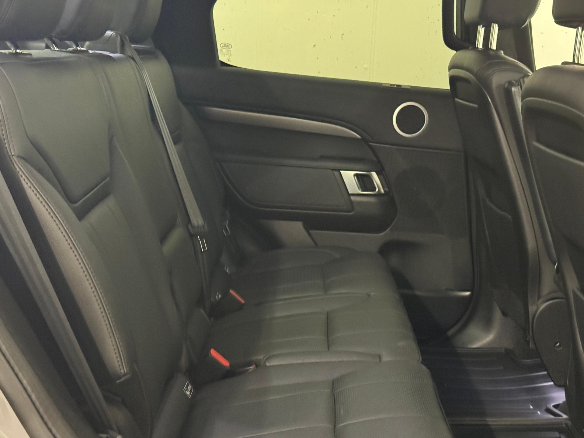 LAND ROVER Discovery 2.0 SD4 SE-image-4