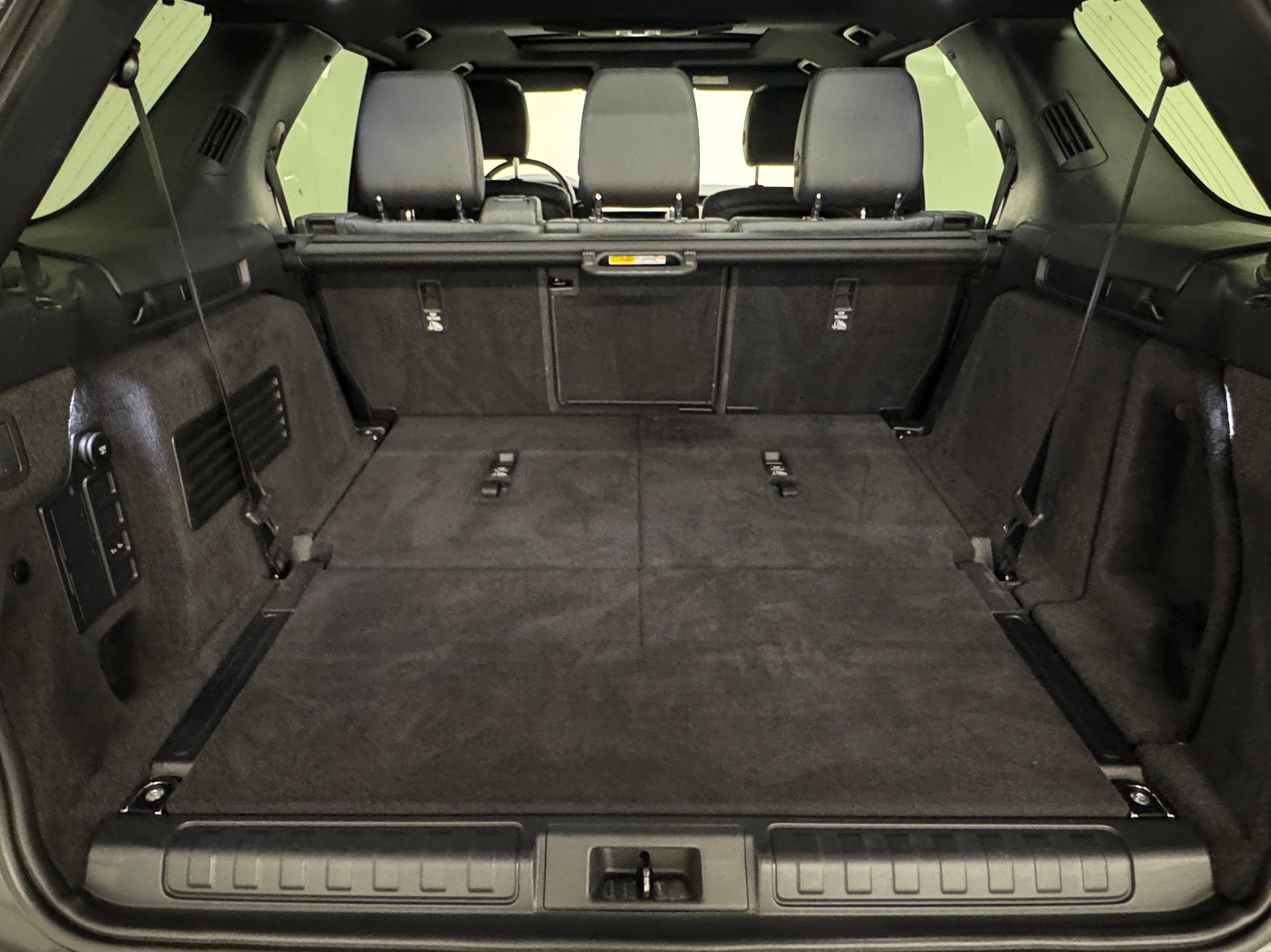 LAND ROVER Discovery 2.0 SD4 SE-image-9