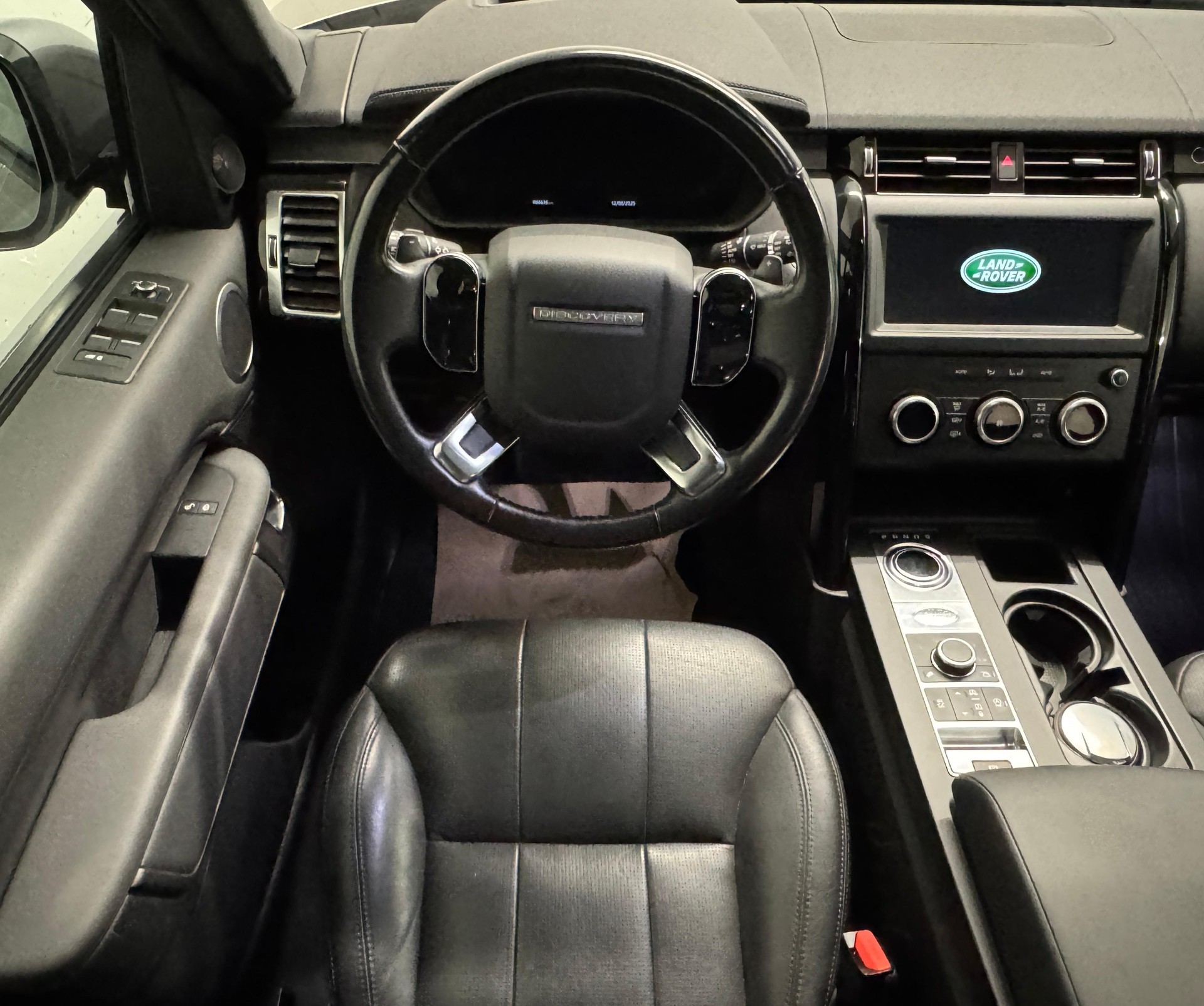 LAND ROVER Discovery 2.0 SD4 SE-image-8
