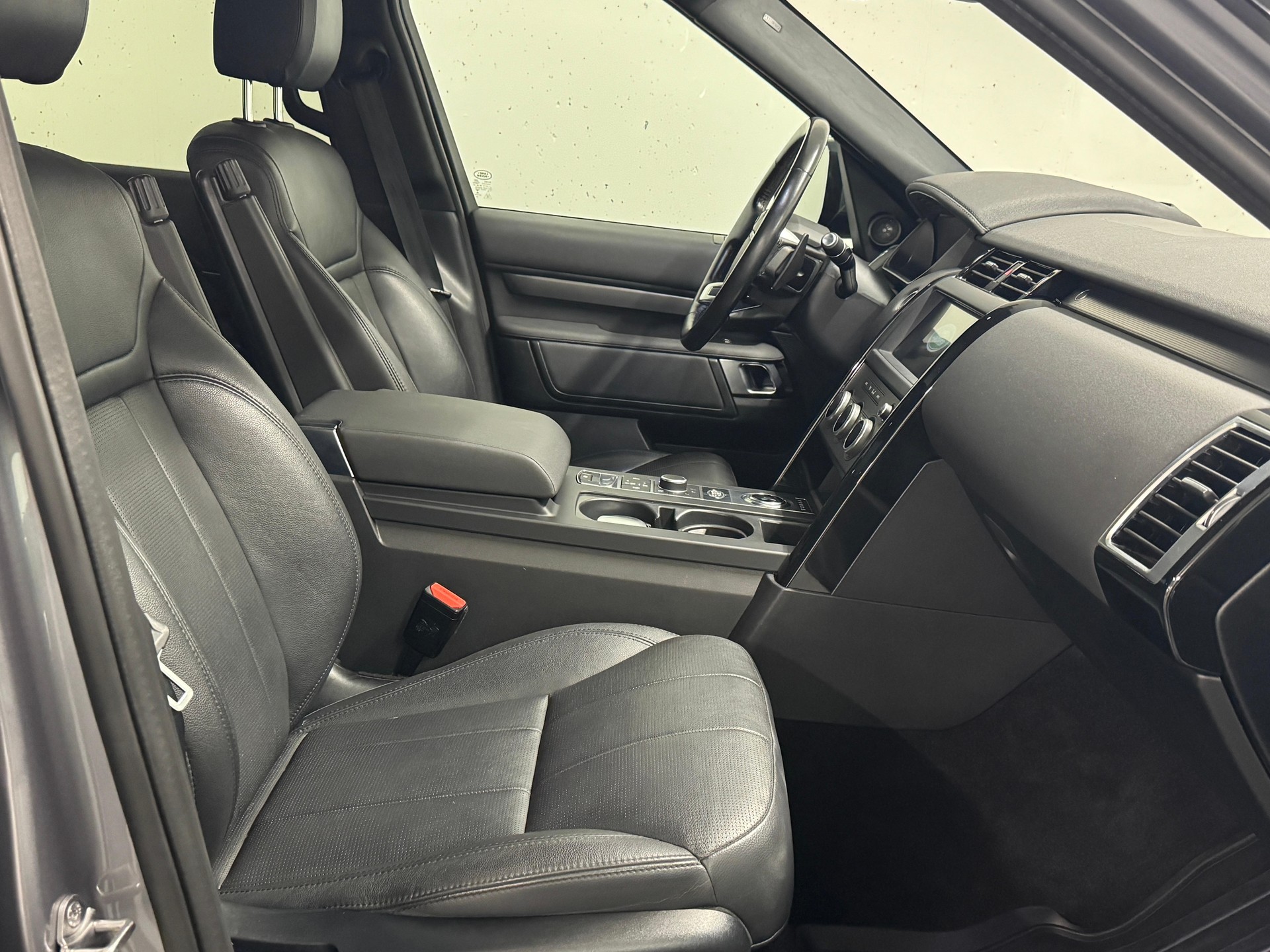 LAND ROVER Discovery 2.0 SD4 SE-image-2