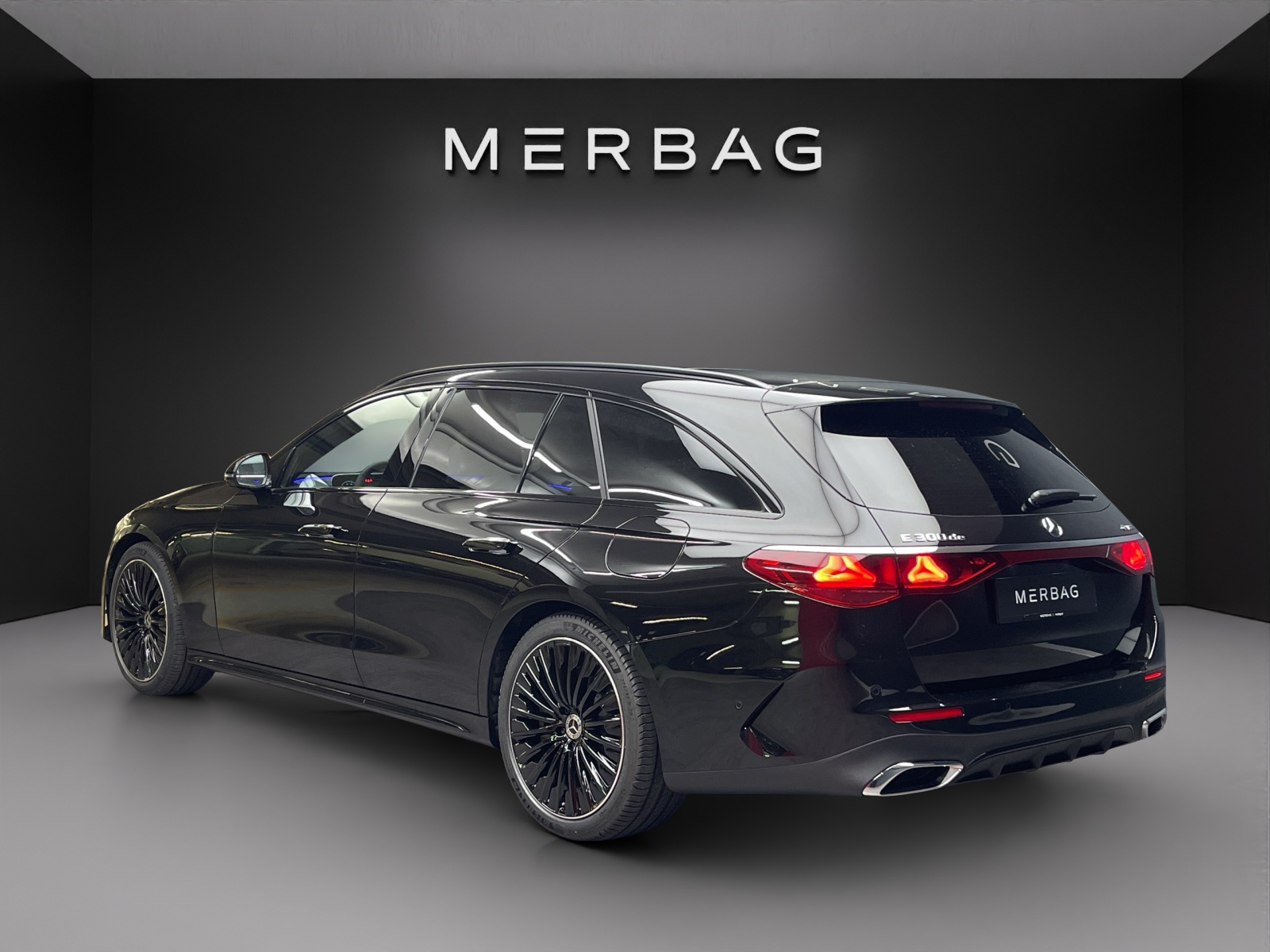 MERCEDES-BENZ E 300 de T 4M 9G-Tronic mit EQ Hybrid-image-3