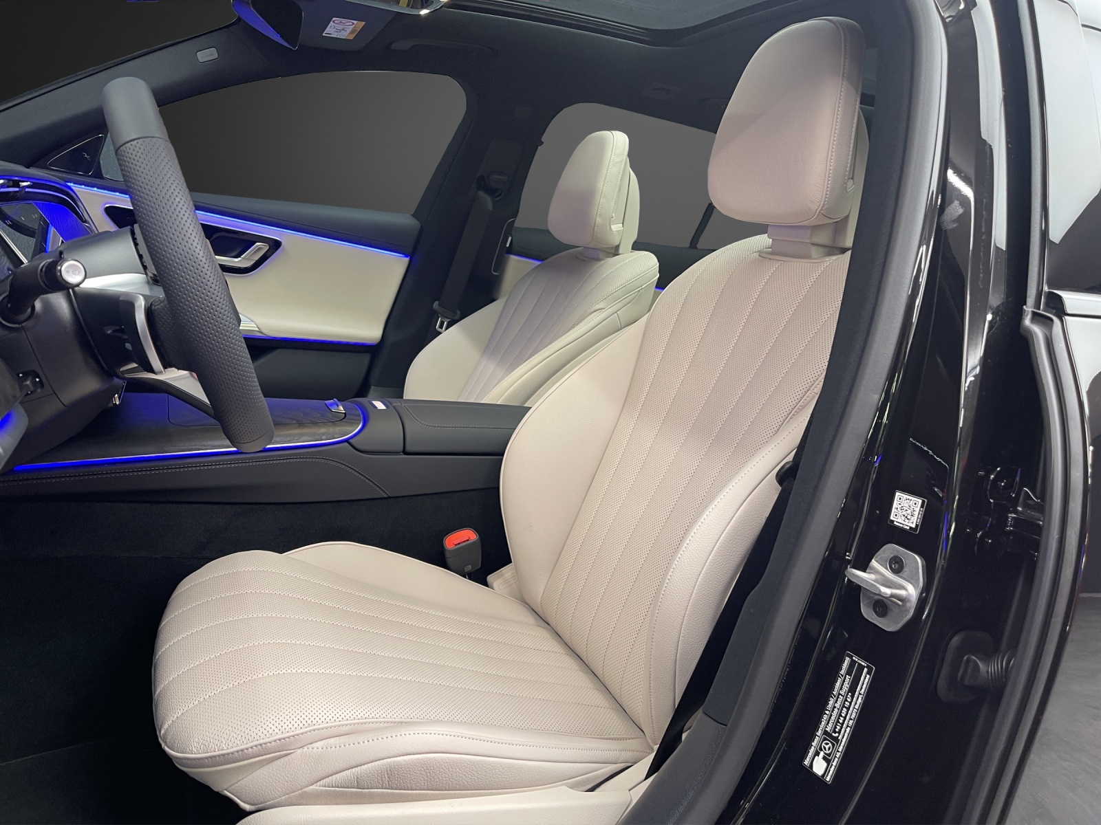 MERCEDES-BENZ E 300 de T 4M 9G-Tronic mit EQ Hybrid-image-8