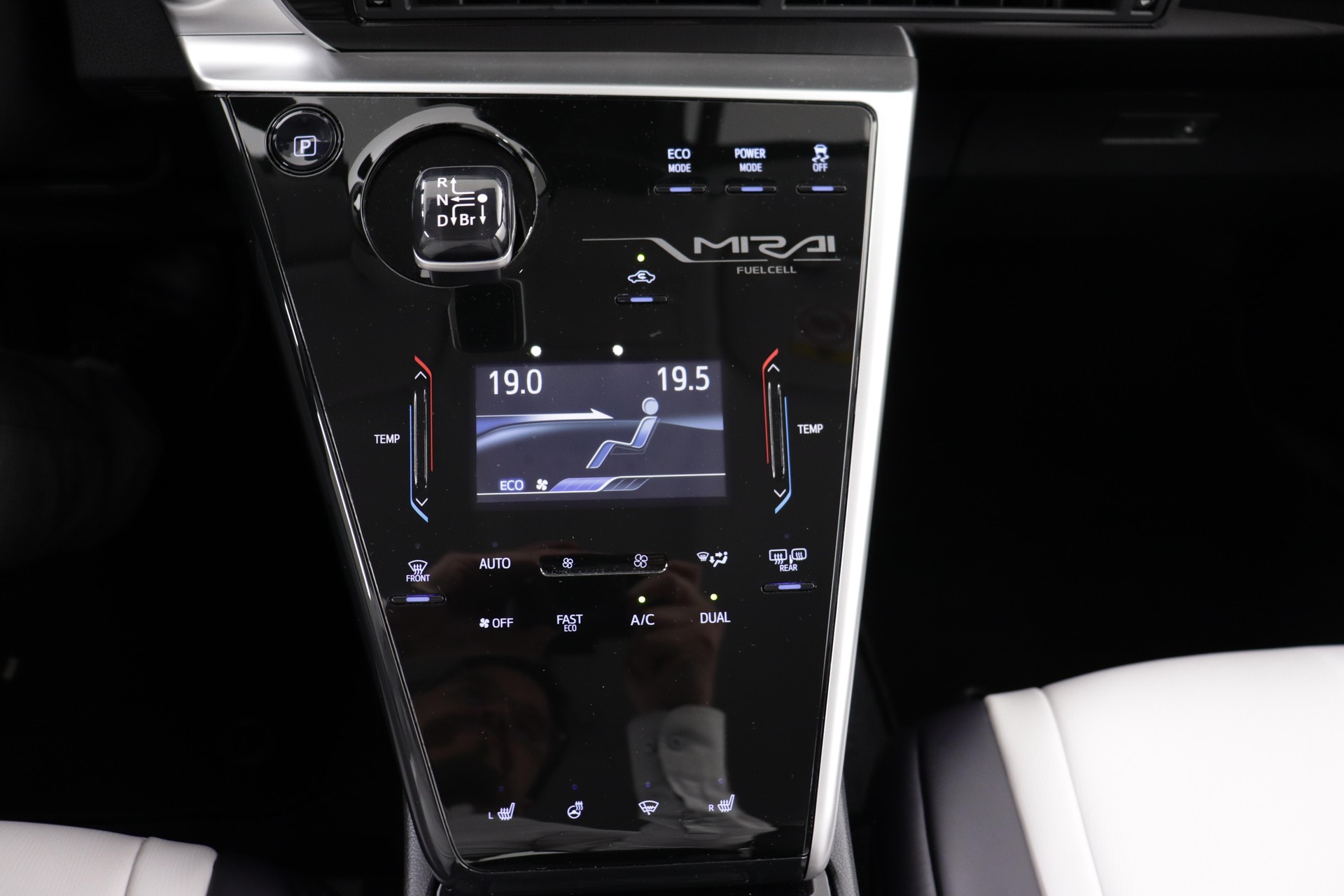 TOYOTA Mirai Fuel Cell Premium-image-10