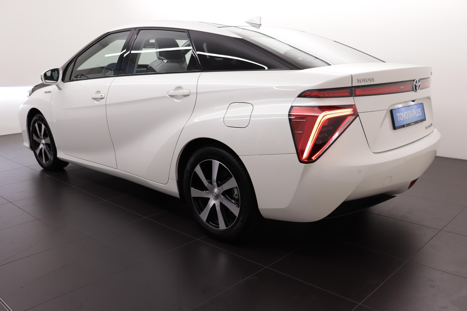 TOYOTA Mirai Fuel Cell Premium-image-6
