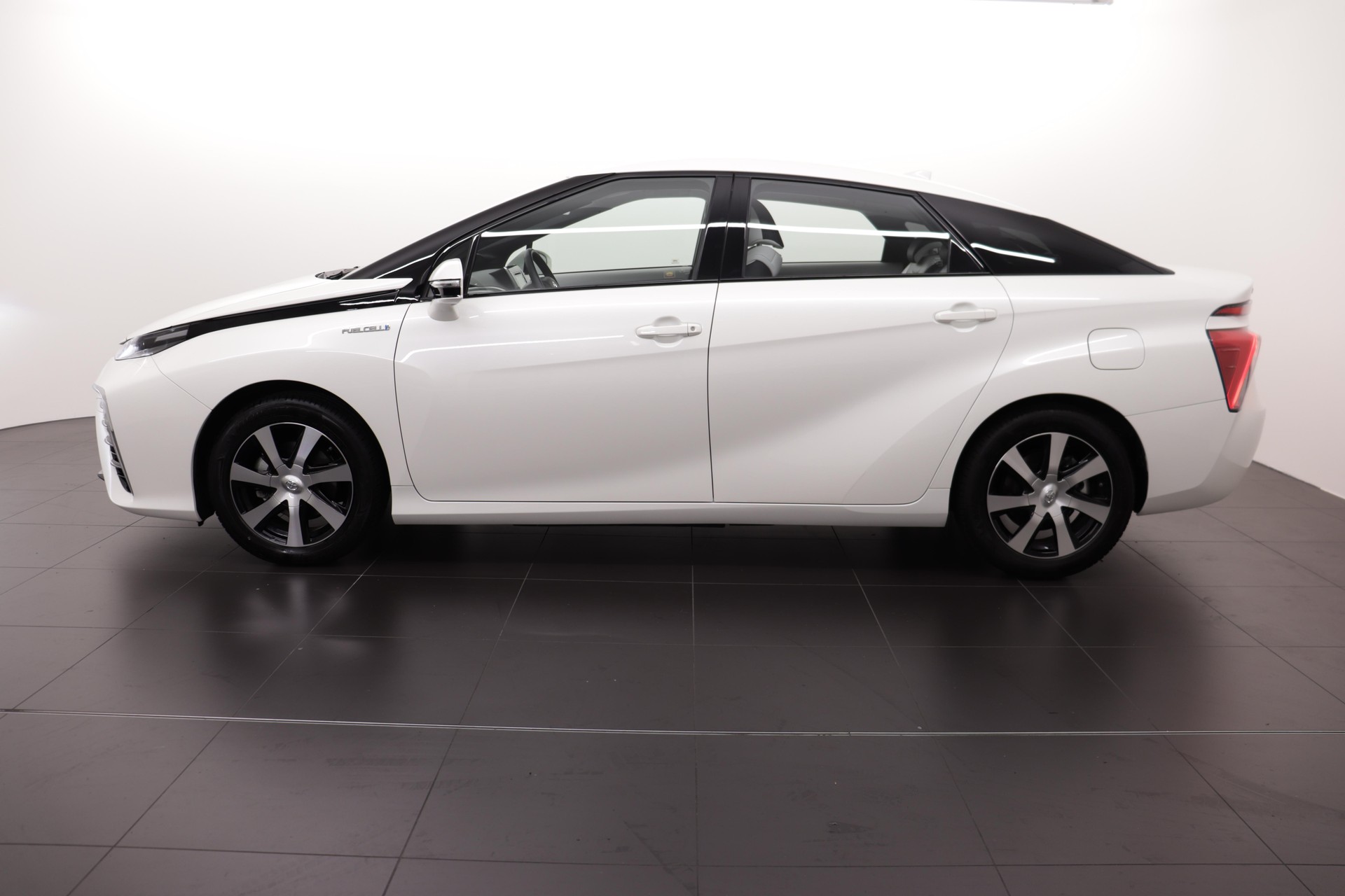 TOYOTA Mirai Fuel Cell Premium-image-3