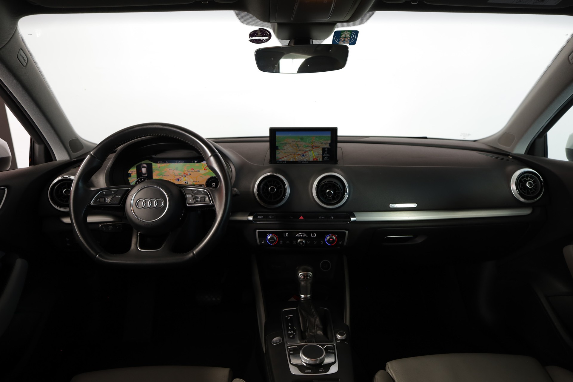 AUDI A3 Sportback 2.0 TFSI Design quattro S-tronic-image-9