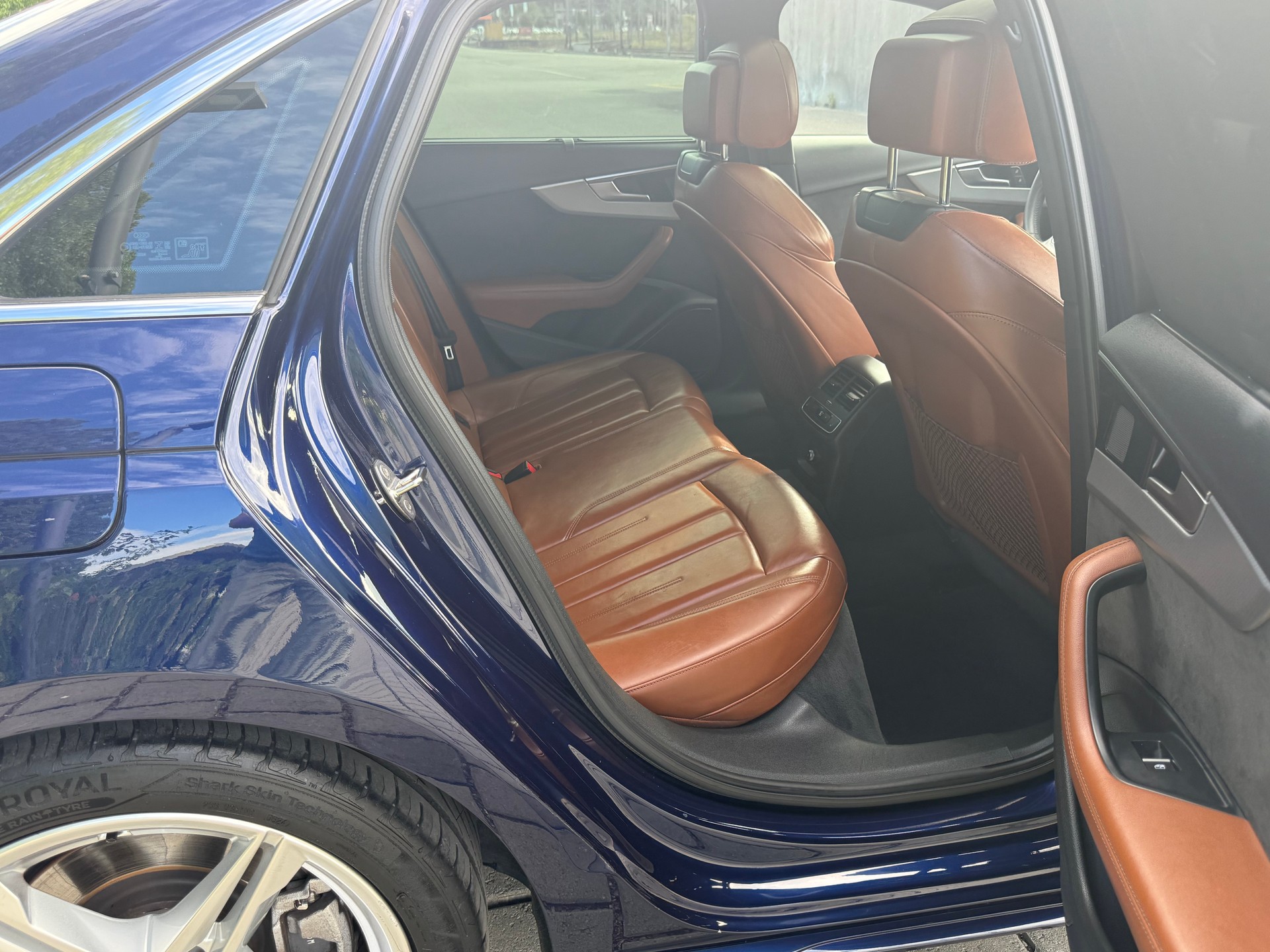AUDI A4 Limousine 45 TFSI advanced quattro S-tronic quattro-image-13
