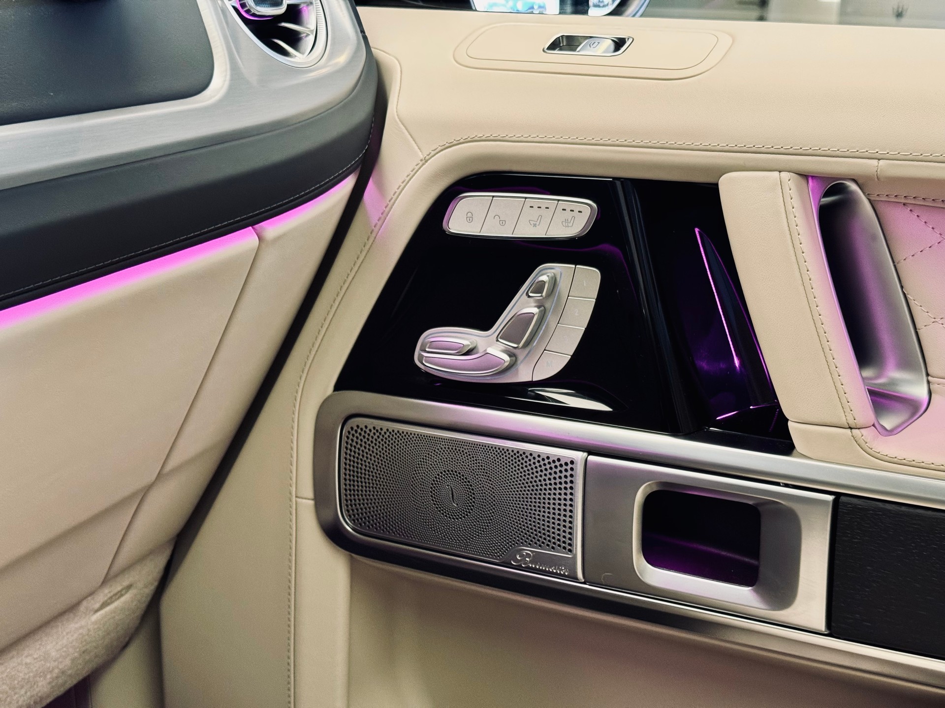 MERCEDES-BENZ G 63 AMG 9G-Tronic-image-17