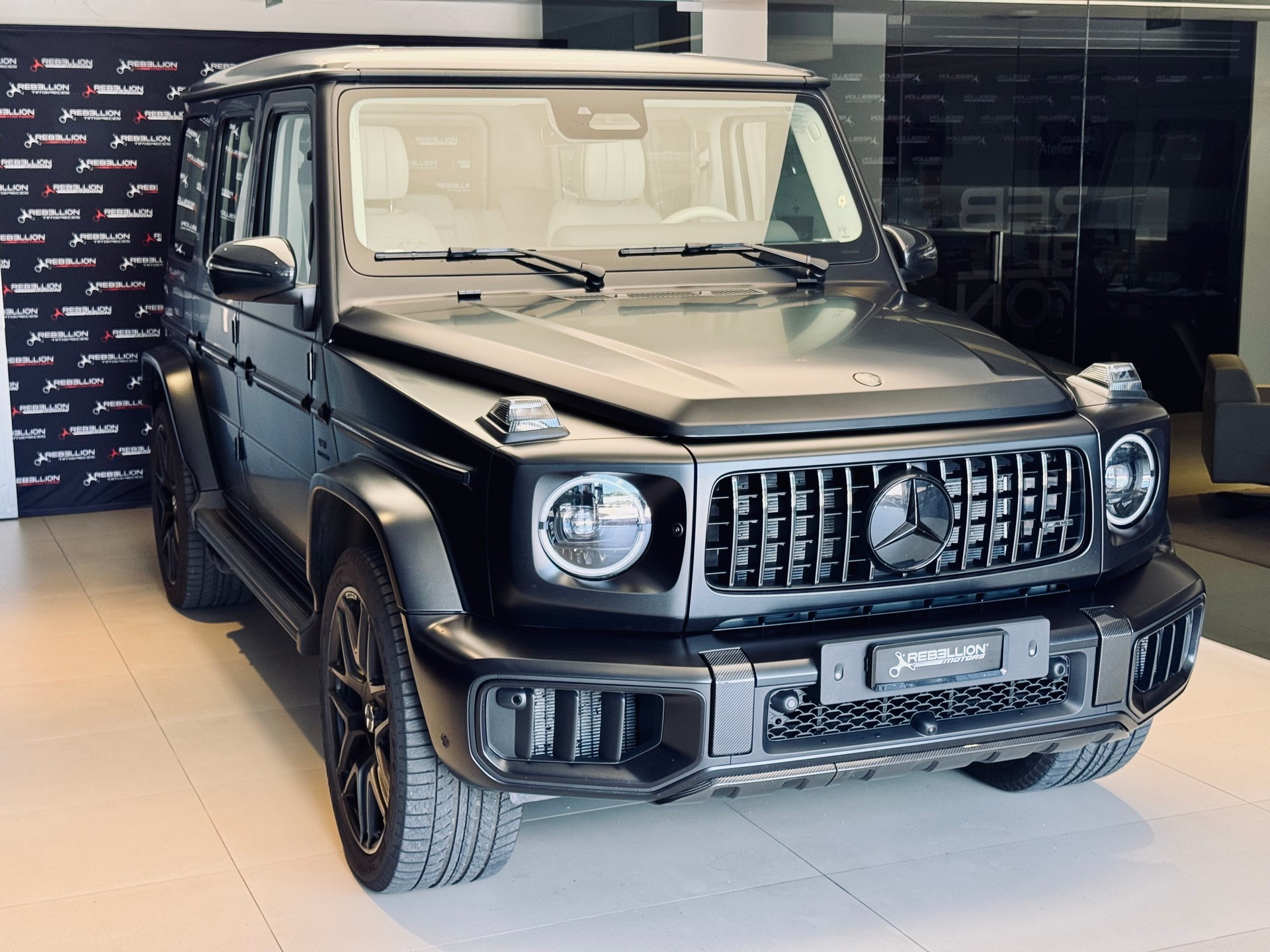 MERCEDES-BENZ G 63 AMG 9G-Tronic-image-2