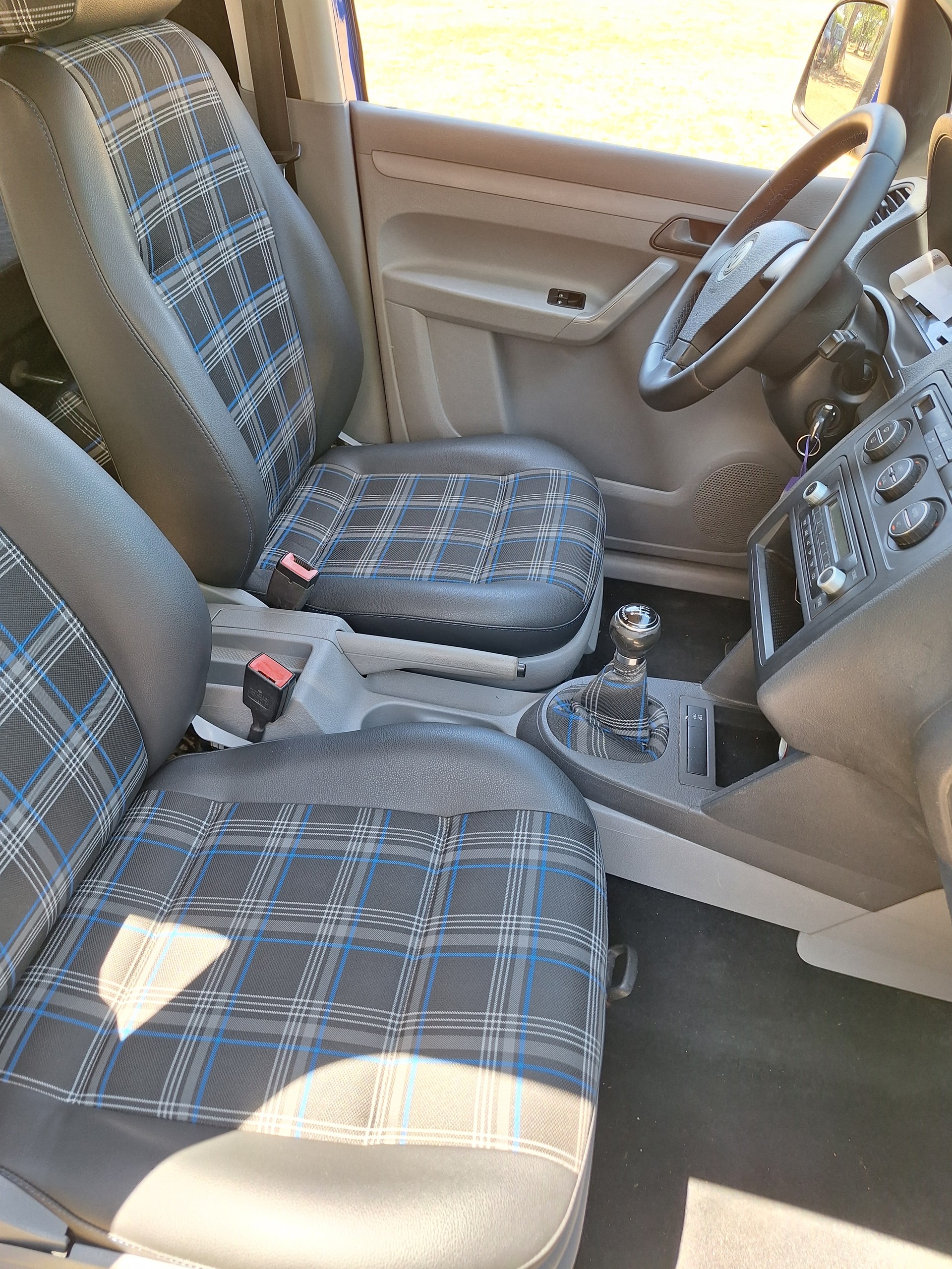 VW 1.9 Tdi 4Motion CAMPER-image-5