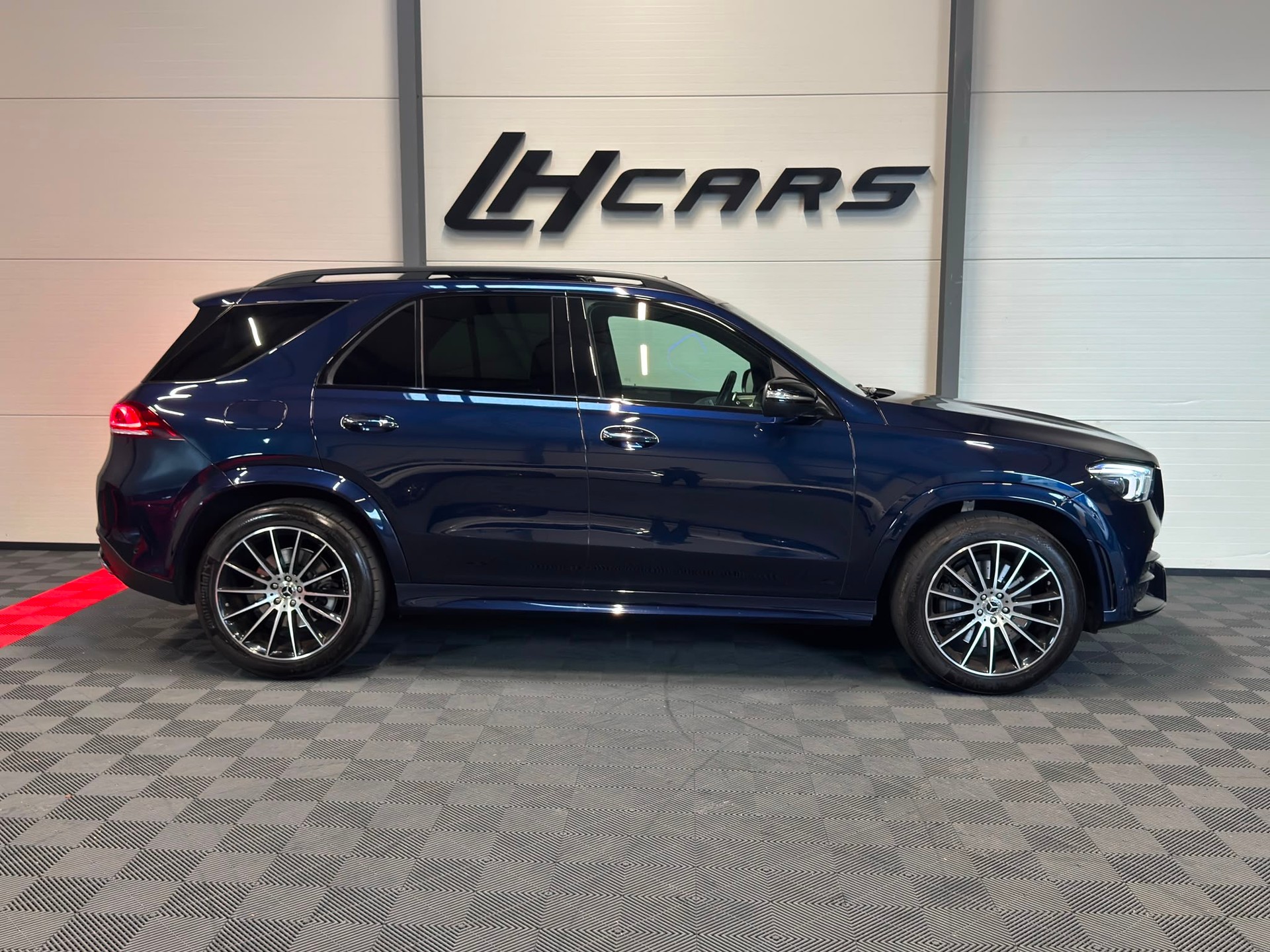MERCEDES-BENZ GLE 350 d AMG Line 4matic-image-4