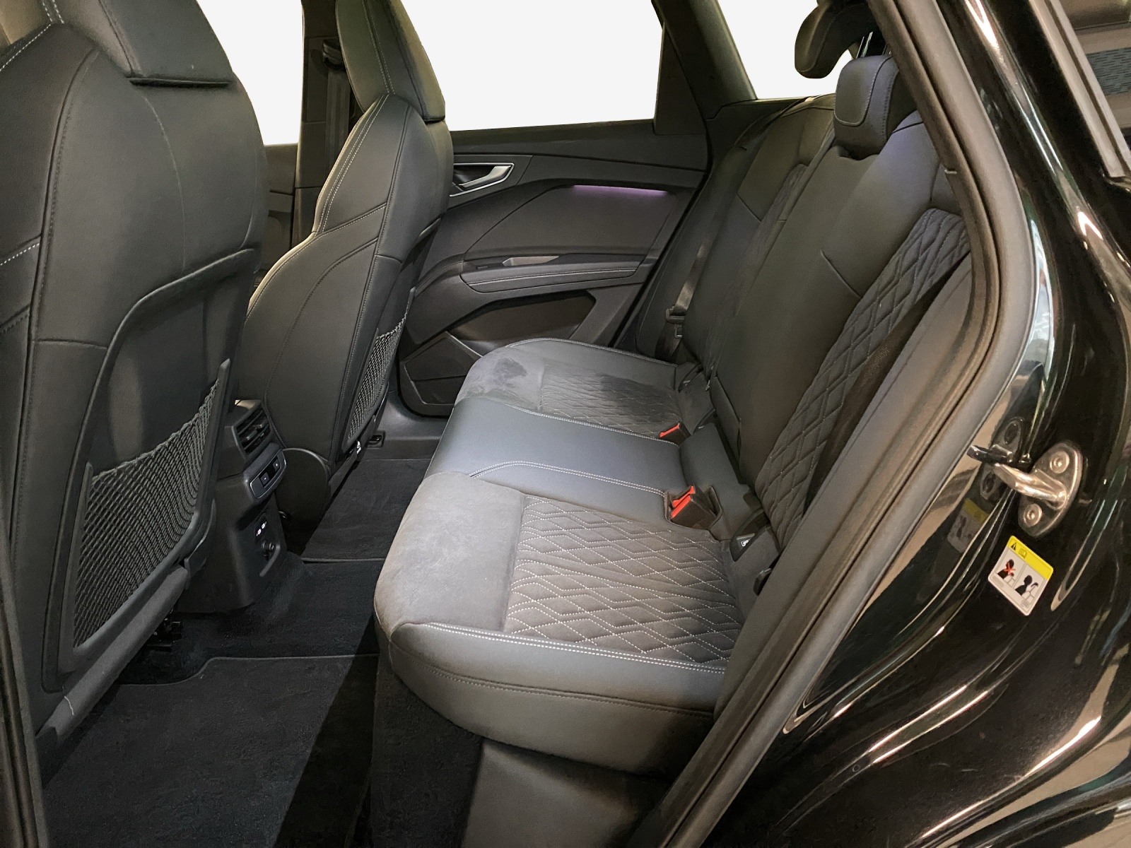 AUDI Q4 e-tron 50 quattro-image-12