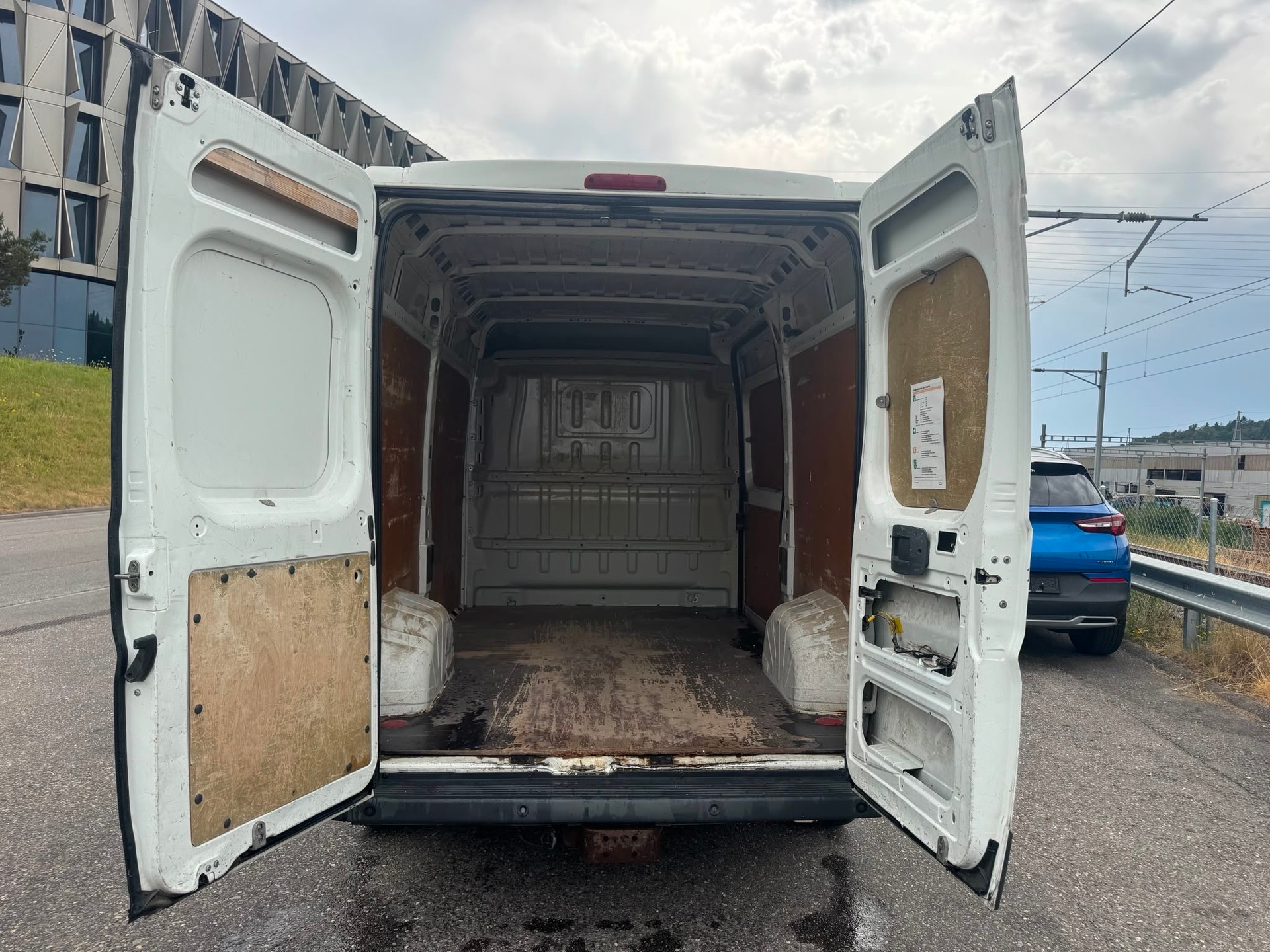 PEUGEOT Boxer 2.2 HDI 333 L2H1-image-10