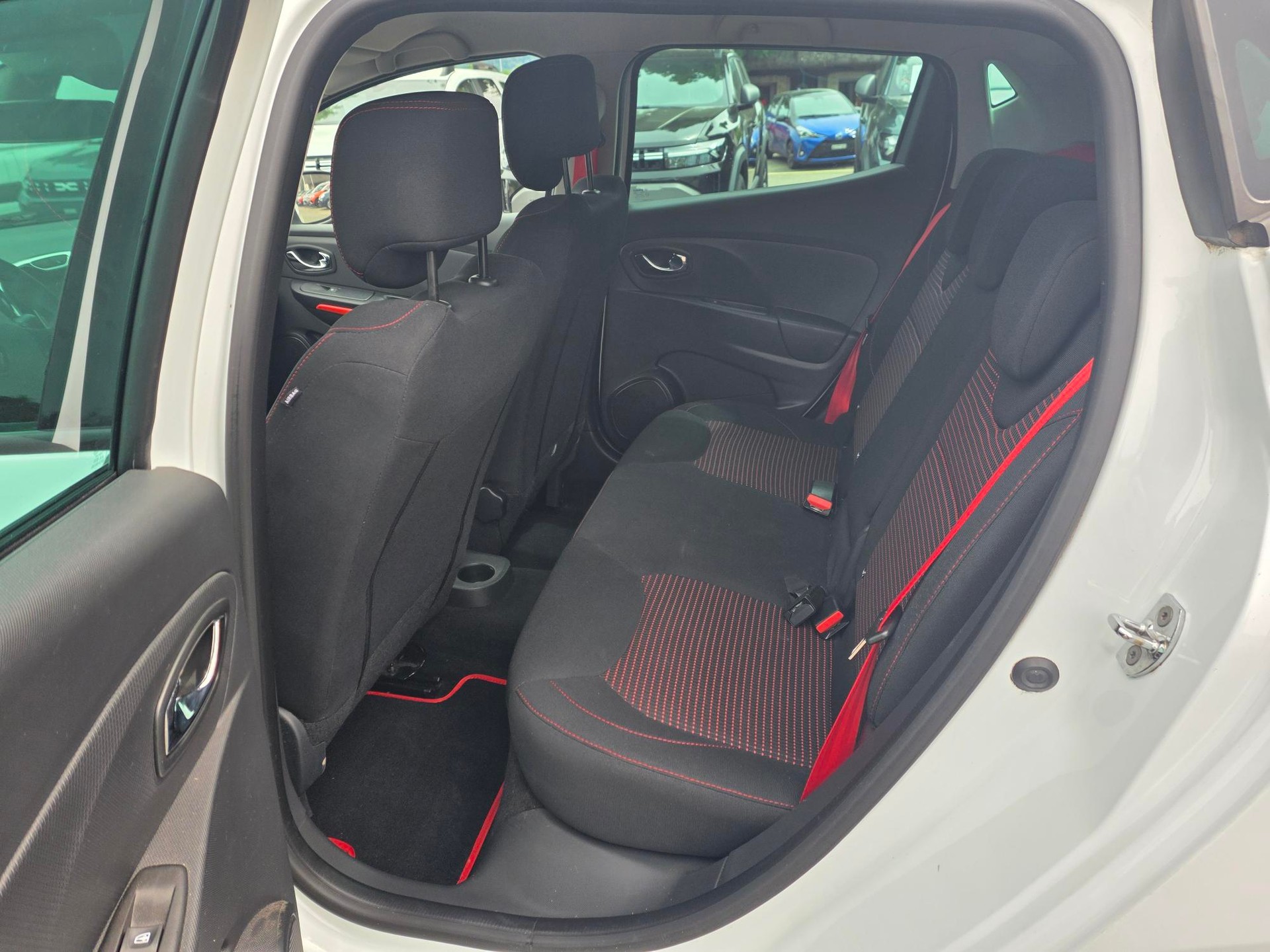 RENAULT Clio Sport 1.6T 16V RS-image-6