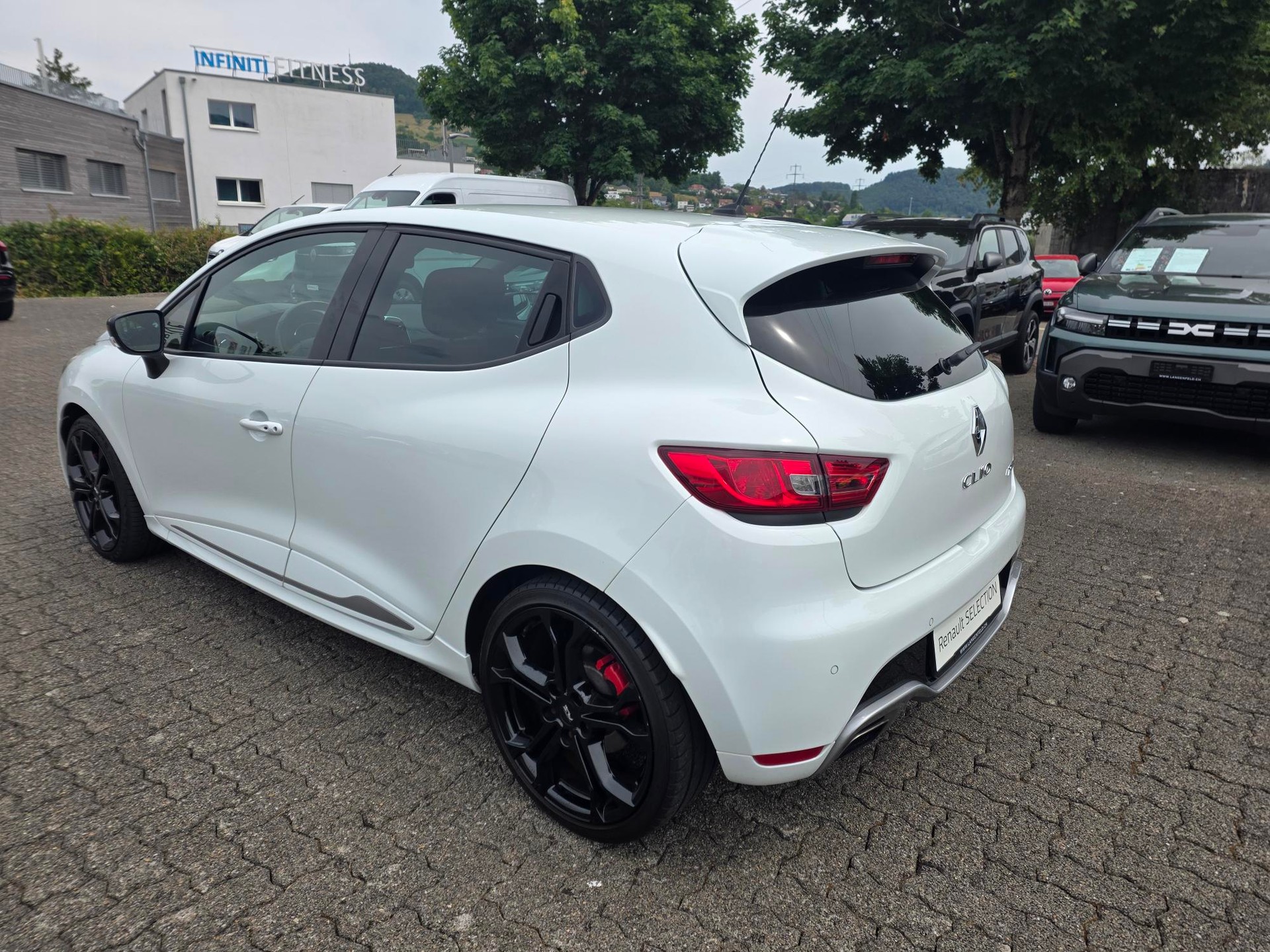 RENAULT Clio Sport 1.6T 16V RS-image-2