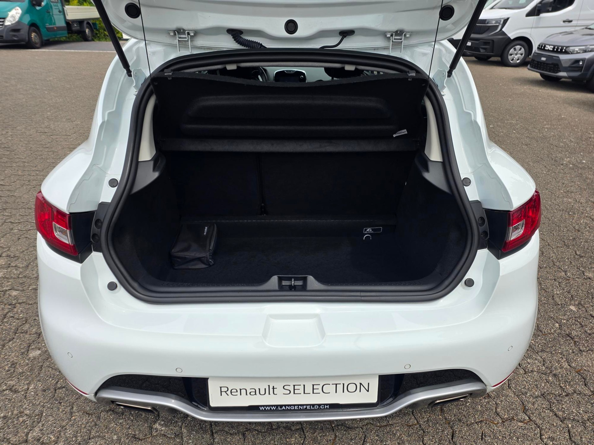 RENAULT Clio Sport 1.6T 16V RS-image-8