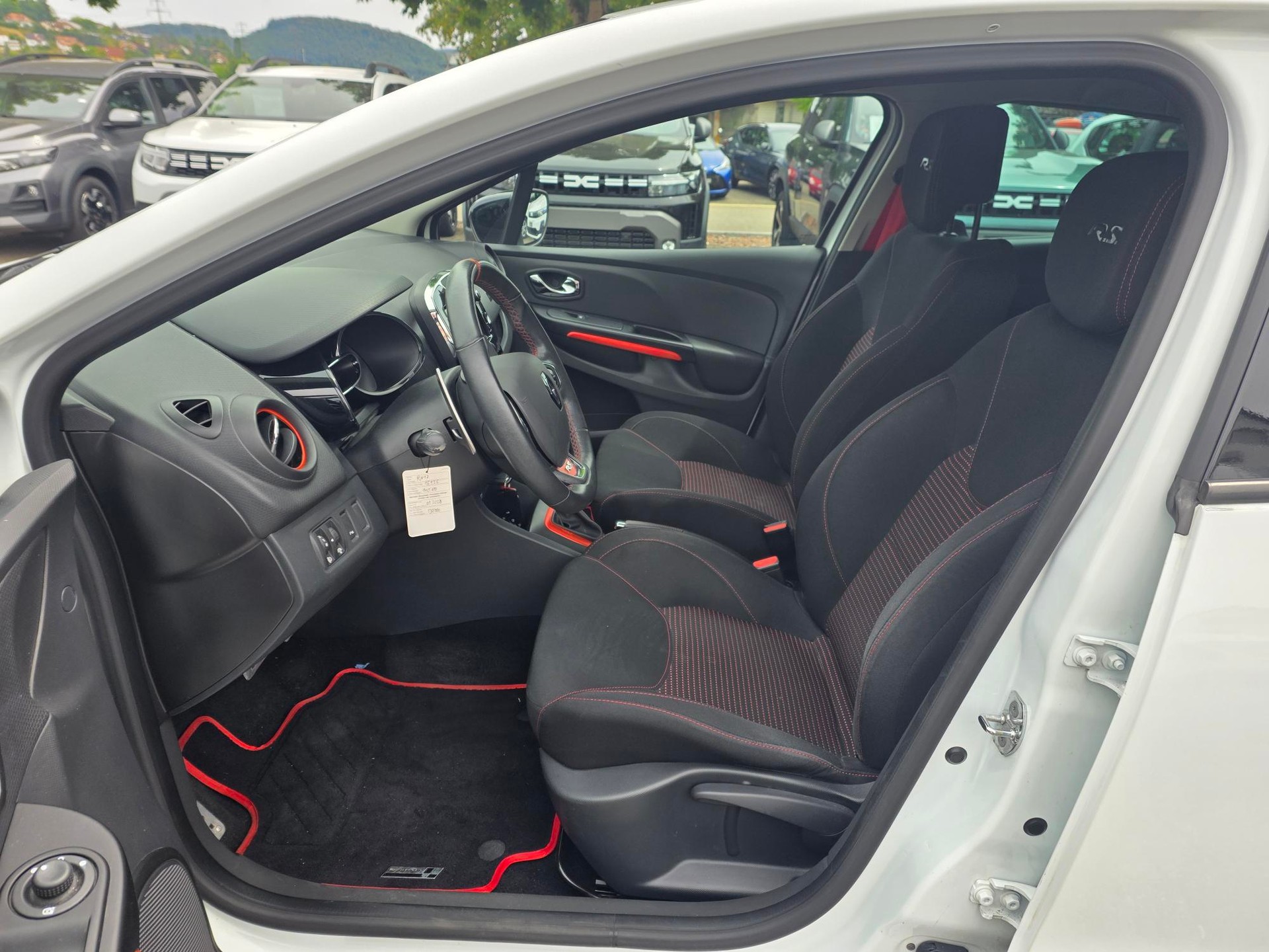 RENAULT Clio Sport 1.6T 16V RS-image-5