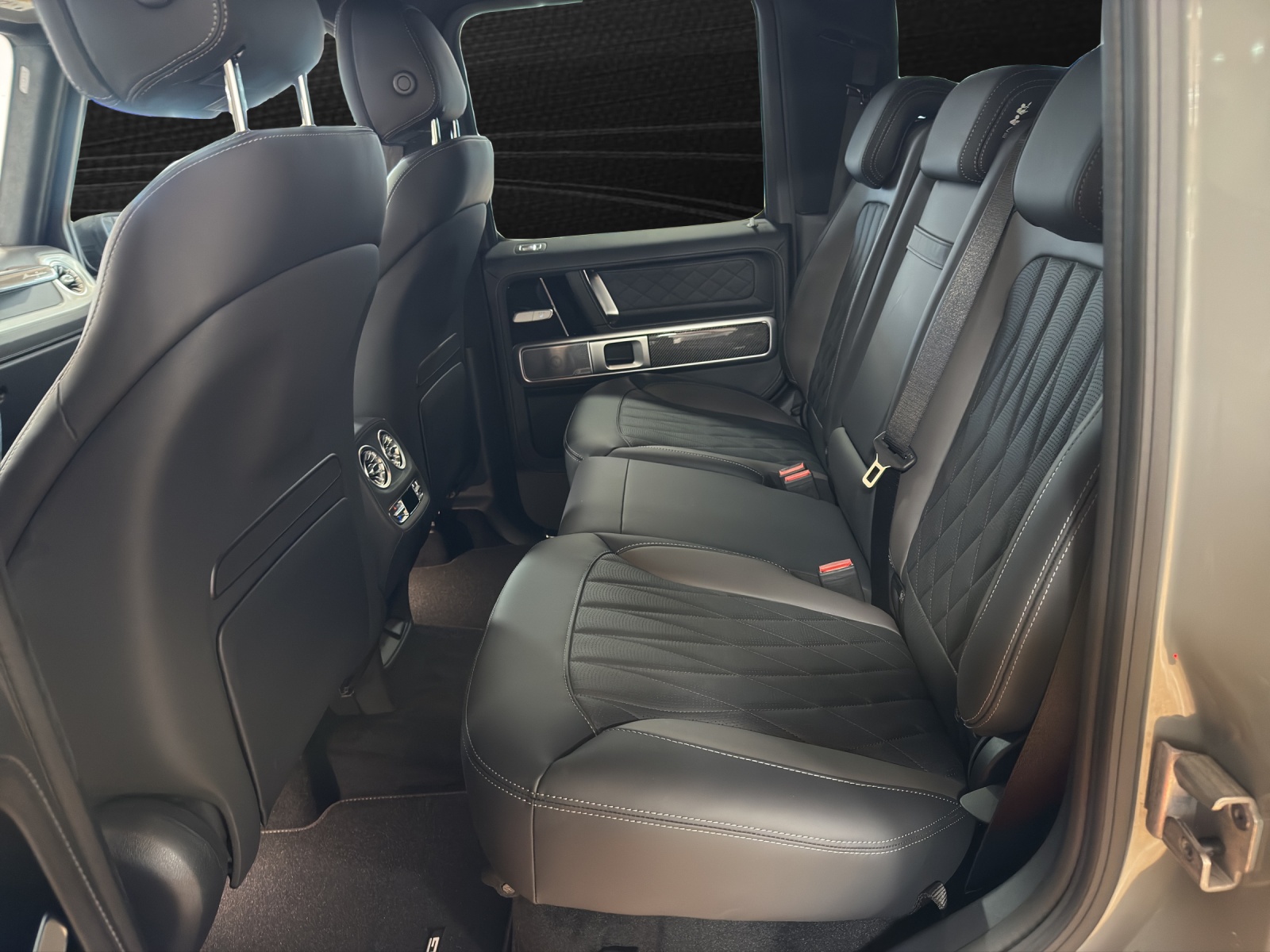 MERCEDES-BENZ G 63 AMG 9G-Tronic-image-10