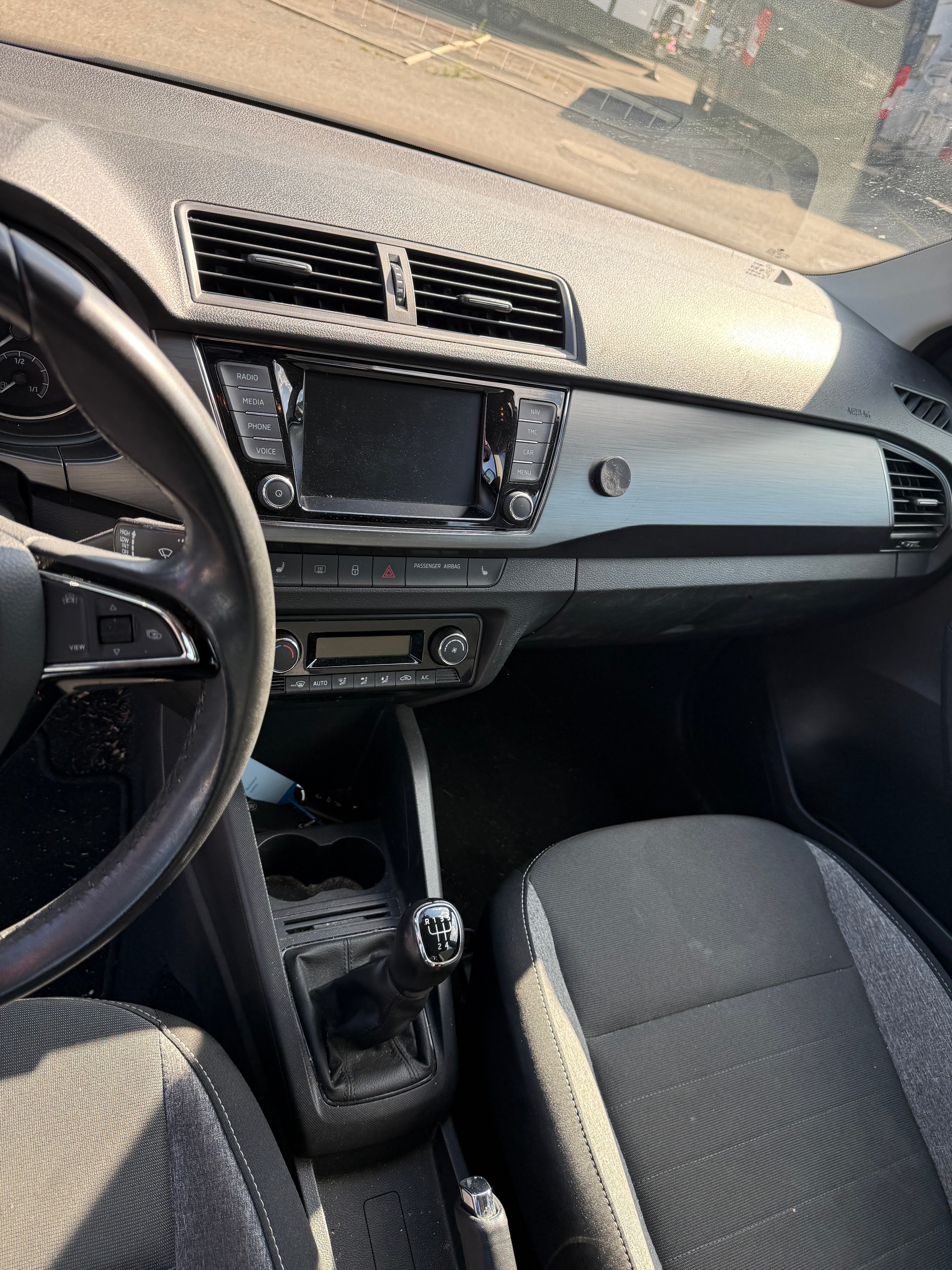 SKODA Fabia 1.0 TSI Drive-image-12