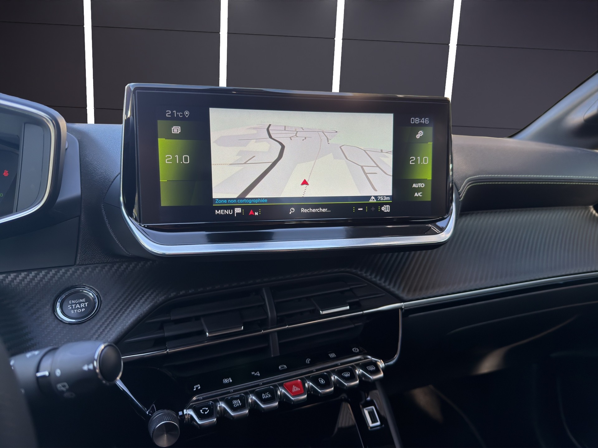 PEUGEOT 208 1.2 GT Line-image-9