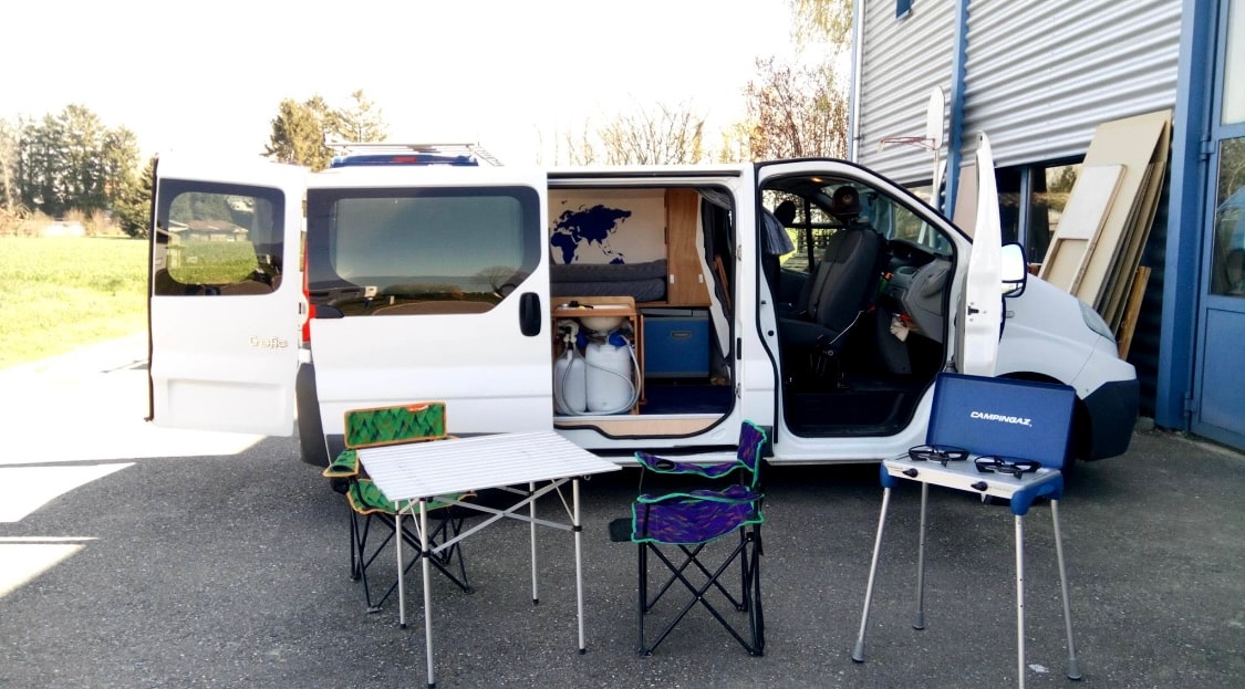 RENAULT TRAFIC-image-1