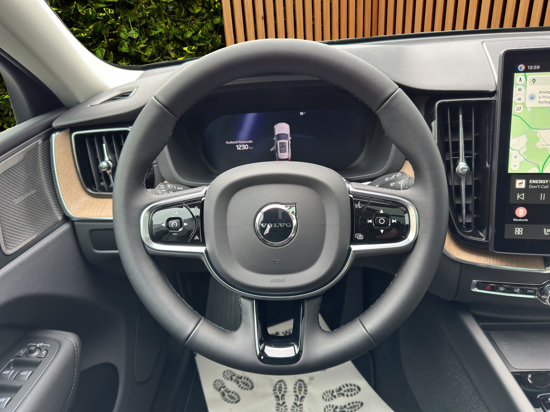 VOLVO XC60 2.0 B5 MH Ultra Dark AWD-image-9
